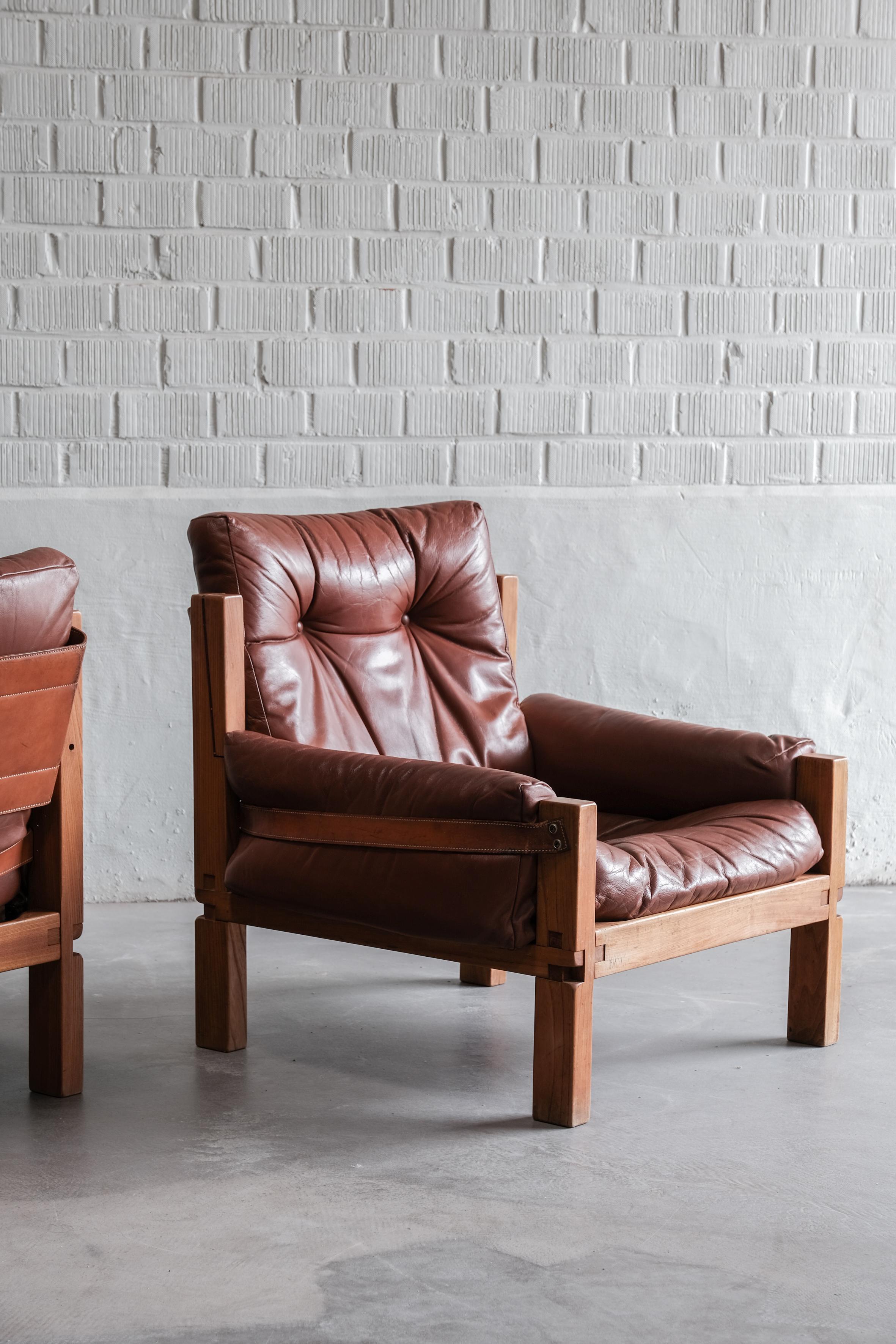 Pair of Pierre Chapo S15 Lounge chairs with elmwood and original Leather 5