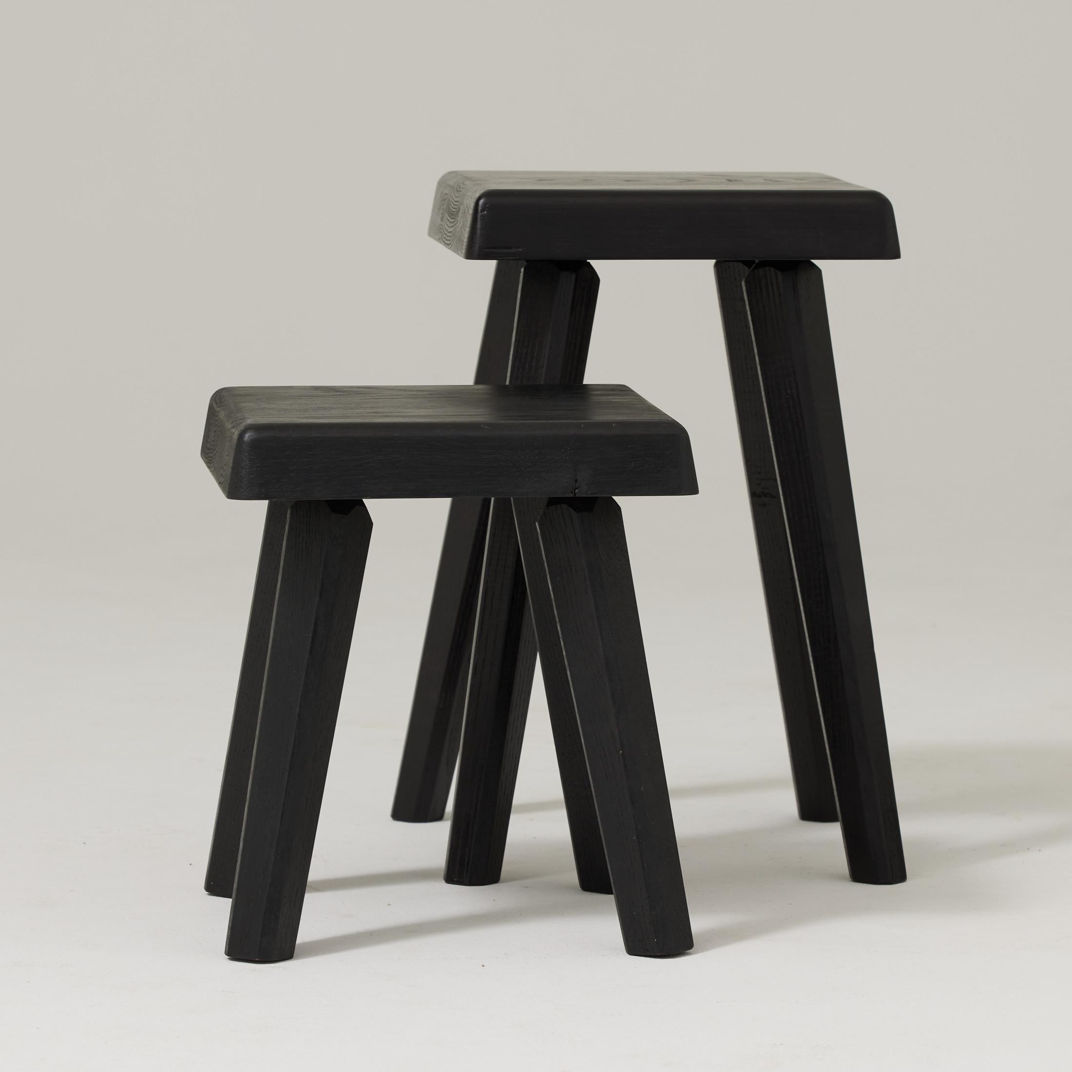 Paire de tabourets Pierre Chapo édition spéciale en bois noir en vente 5