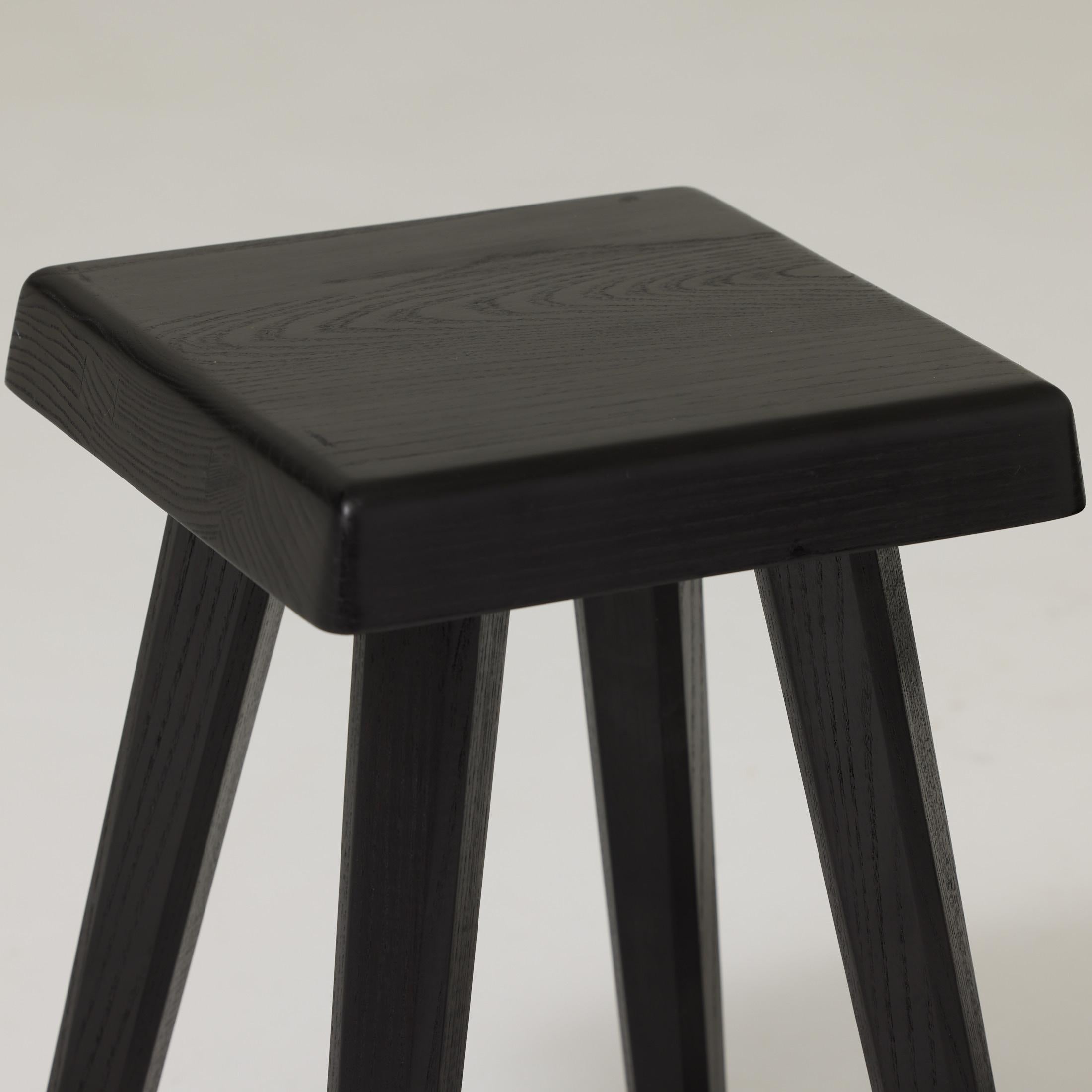 Coppia di sgabelli Pierre Chapo Special Black Wood Edition in vendita 10