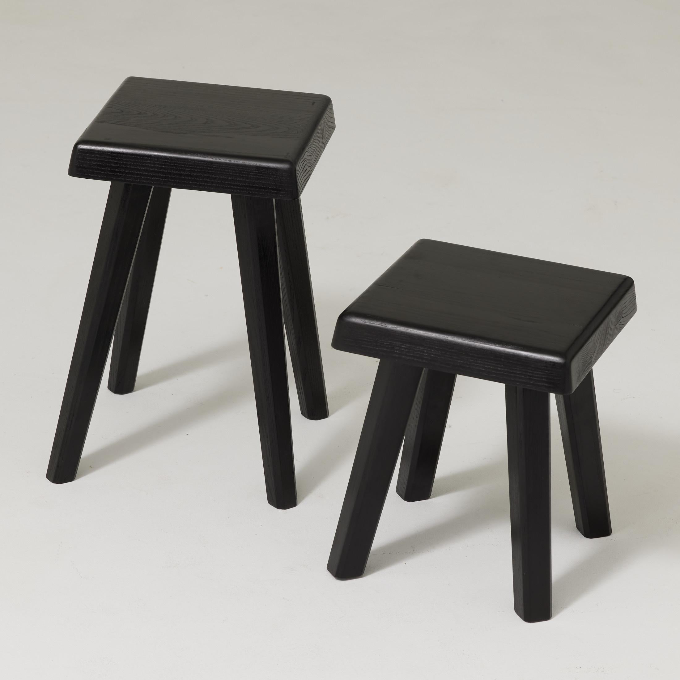 XXI secolo e contemporaneo Coppia di sgabelli Pierre Chapo Special Black Wood Edition in vendita