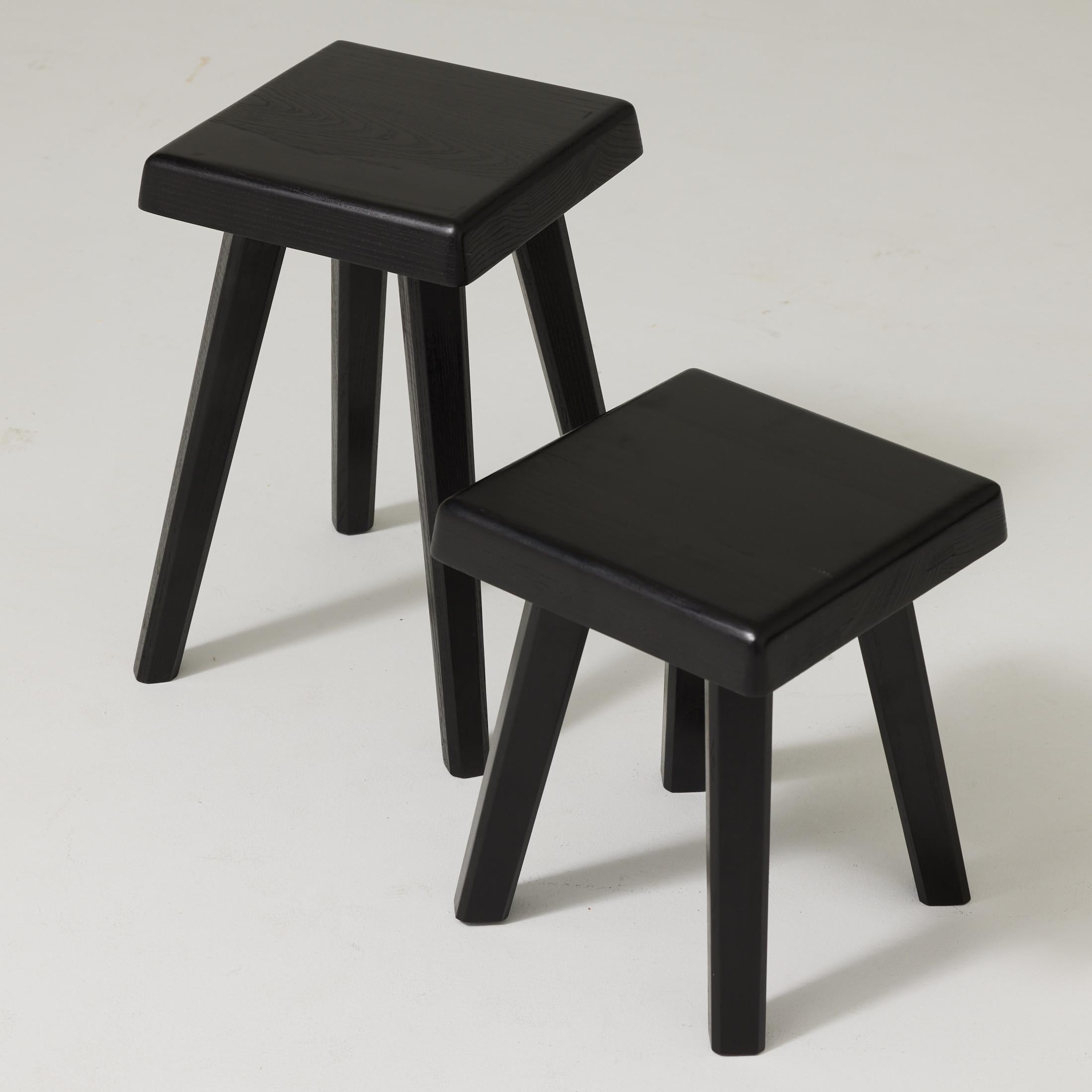 Legno Coppia di sgabelli Pierre Chapo Special Black Wood Edition in vendita