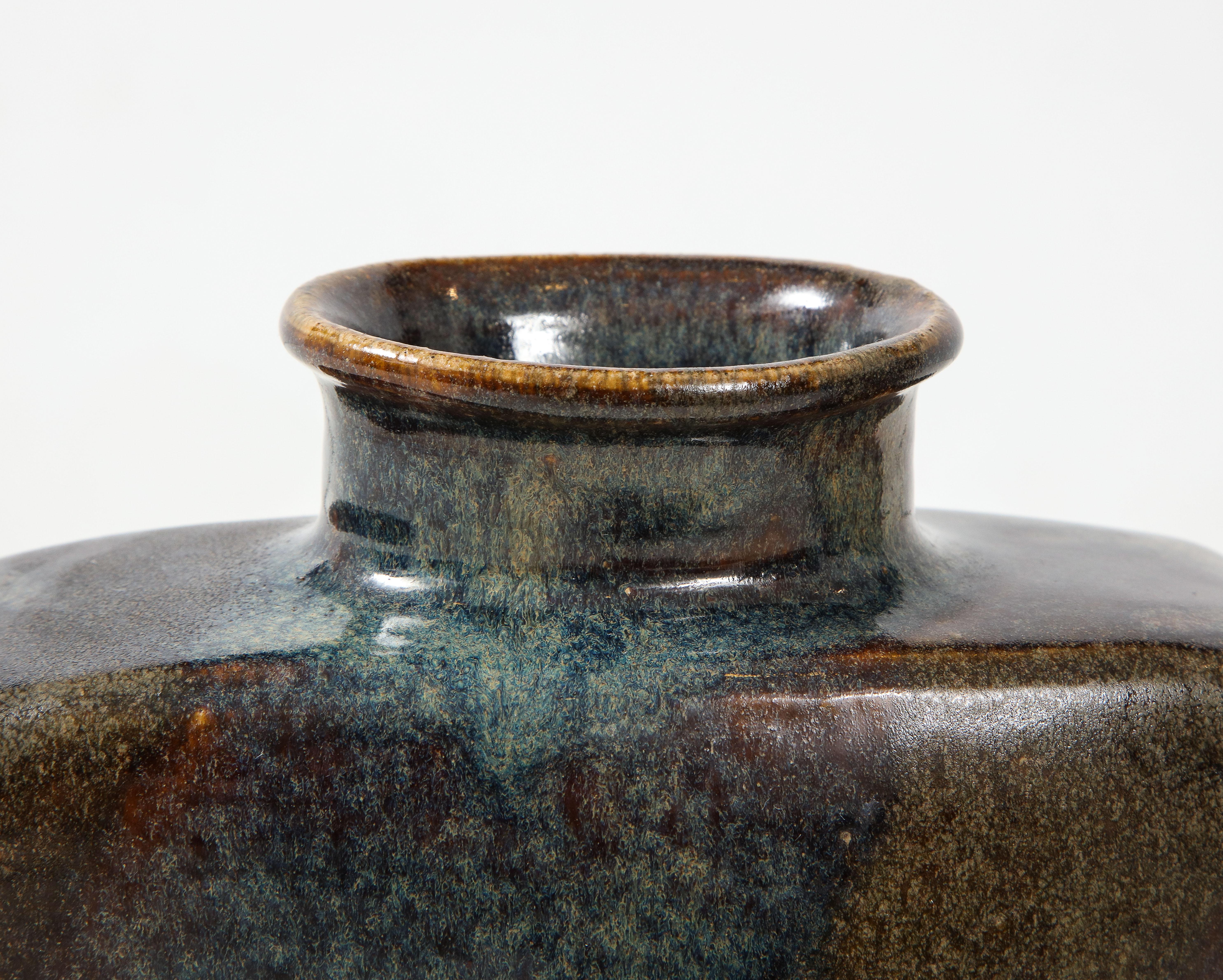 Belge Paire de vases en faïence Pierre Culot:: Belgique:: vers 1975:: Signé