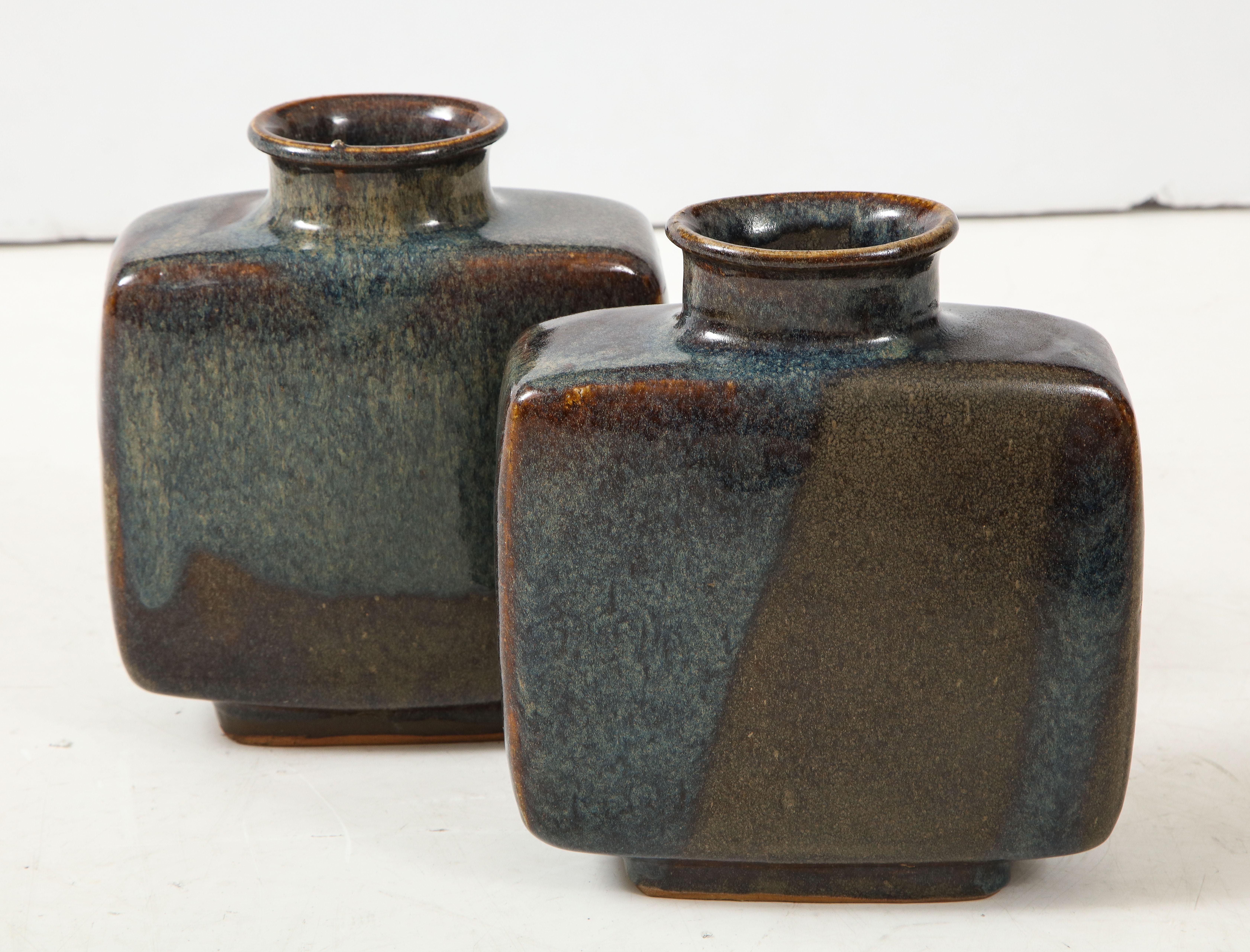 Vernissé Paire de vases en faïence Pierre Culot:: Belgique:: vers 1975:: Signé