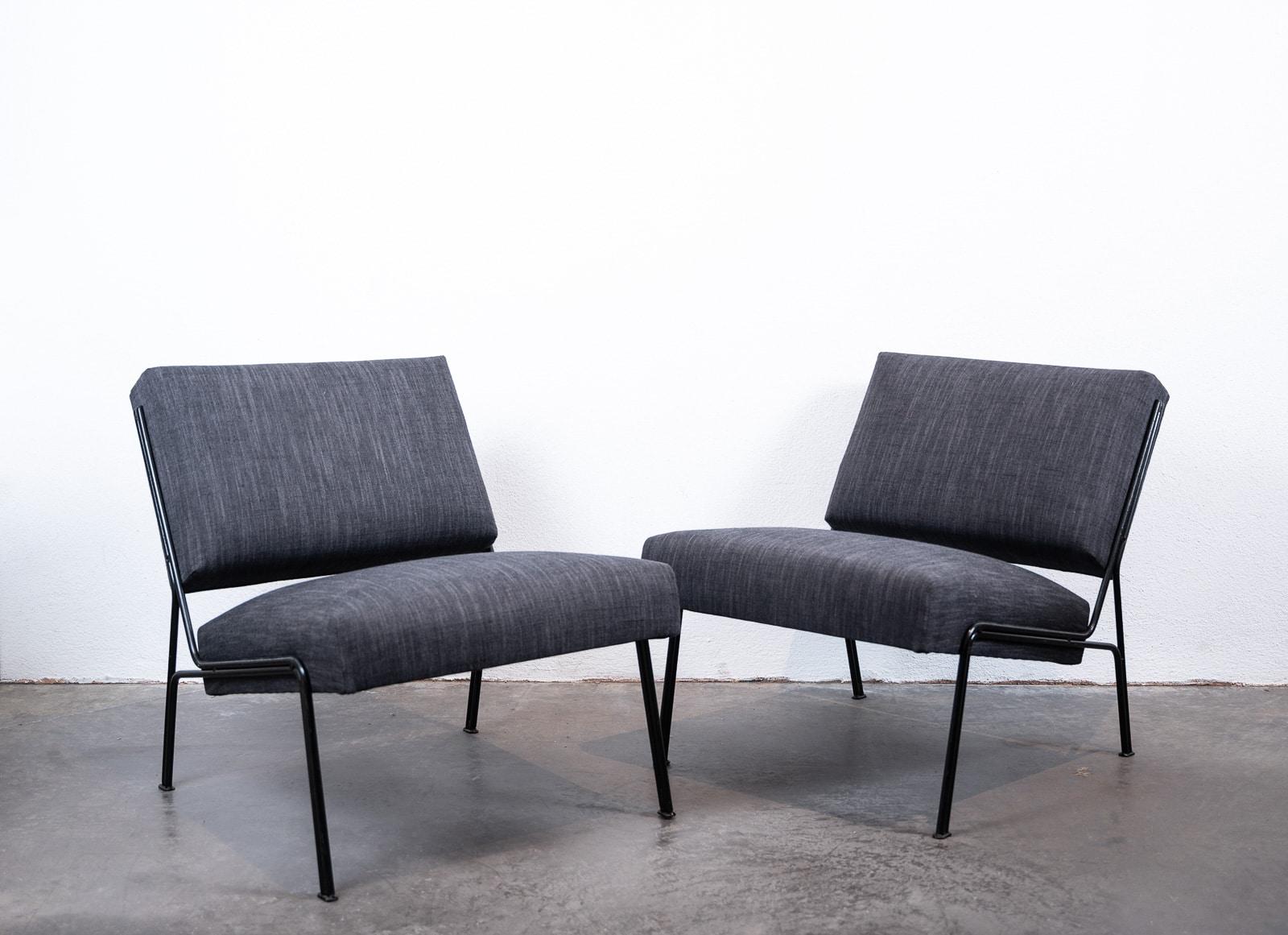 Mid-Century Modern Pair of Pierre Guariche G2 Chairs by Arp