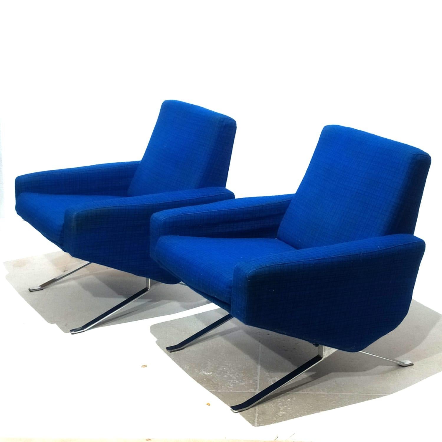 Pair of Pierre Guariche Troika Lounge Chairs for Airborne, France 1950s 4