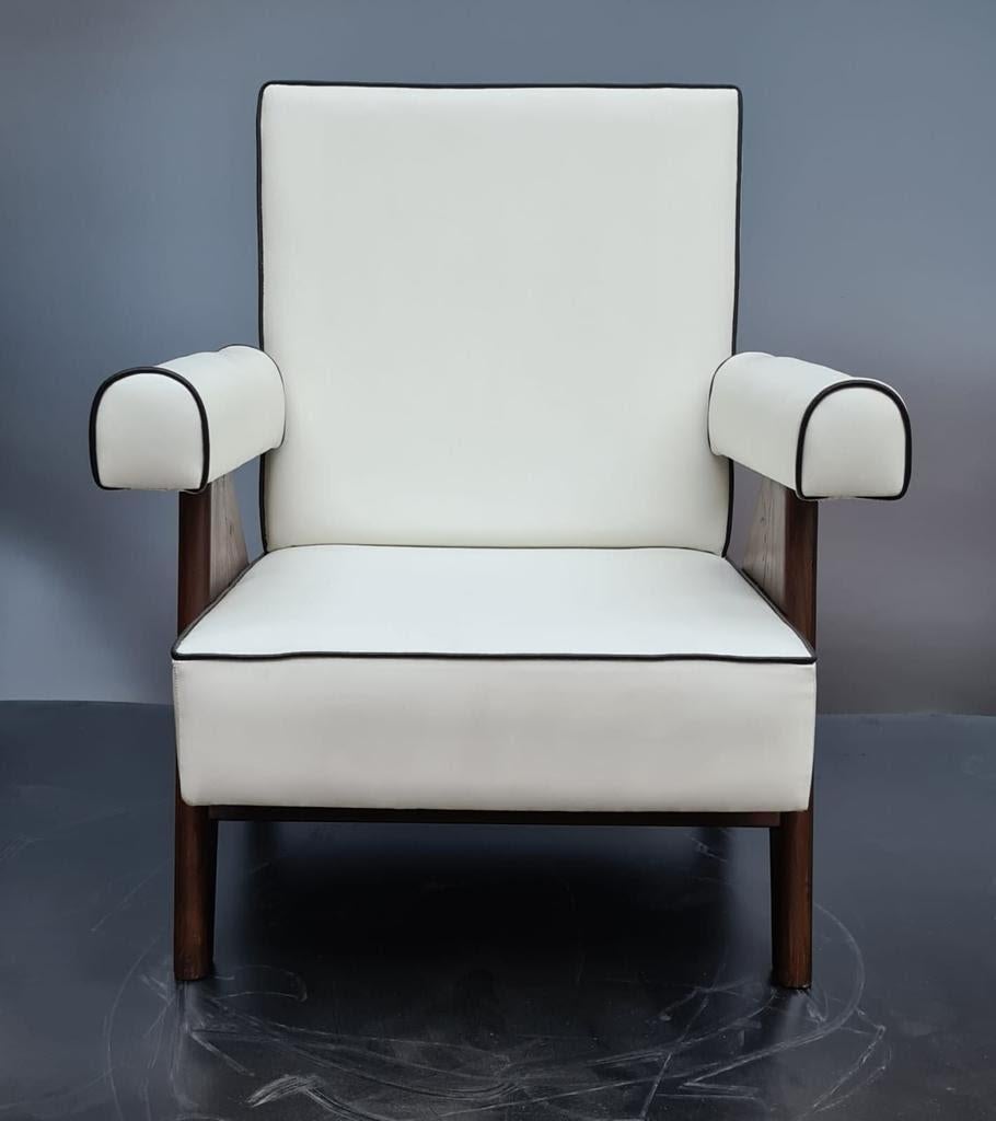 Mid-Century Modern Paire de chaises Pierre Jeanneret, modèle PJ-SI-32-A  en vente