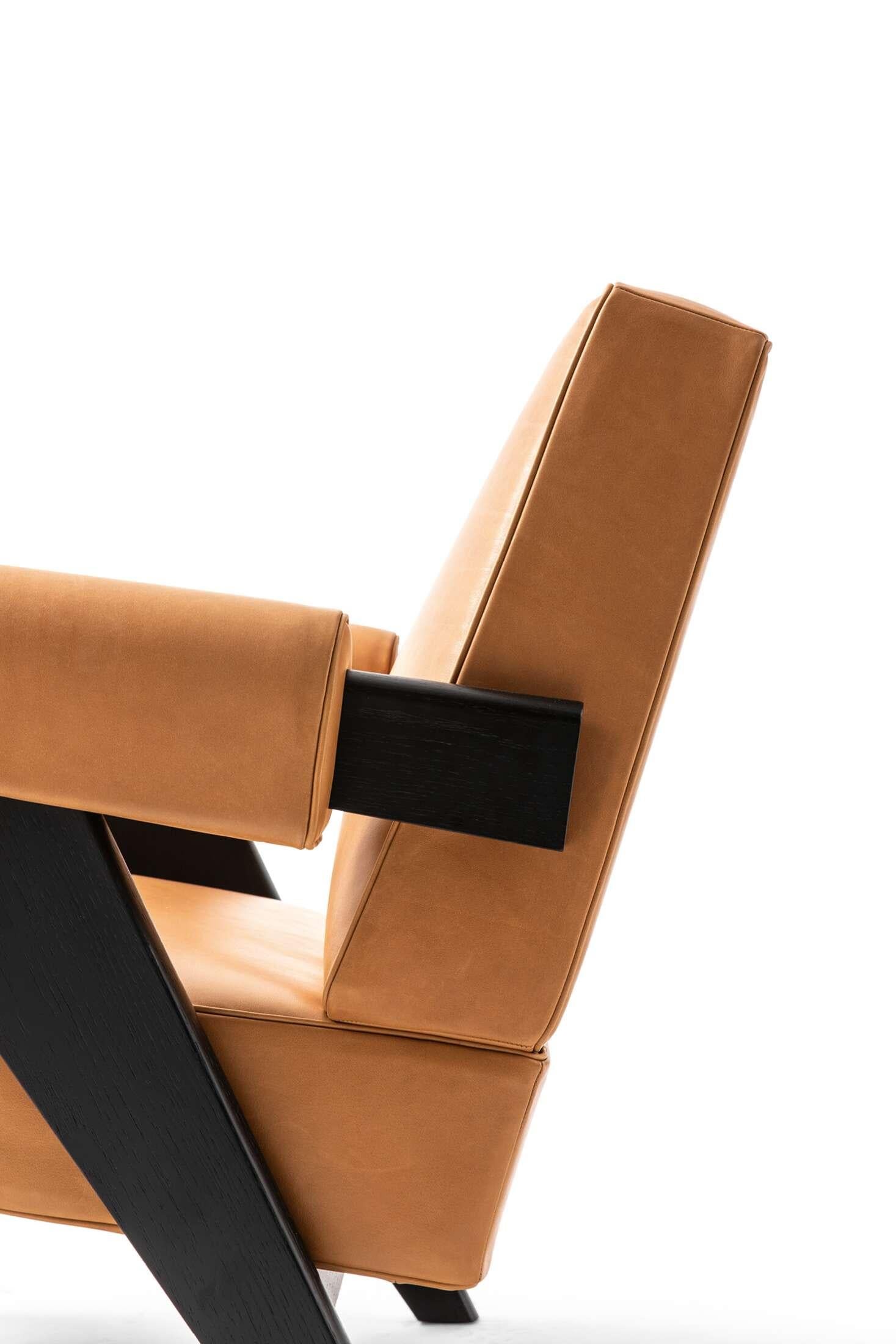 XXIe siècle et contemporain Paire de fauteuils Capitol Complex 053 de Pierre Jeanneret pour Cassina en vert en vente