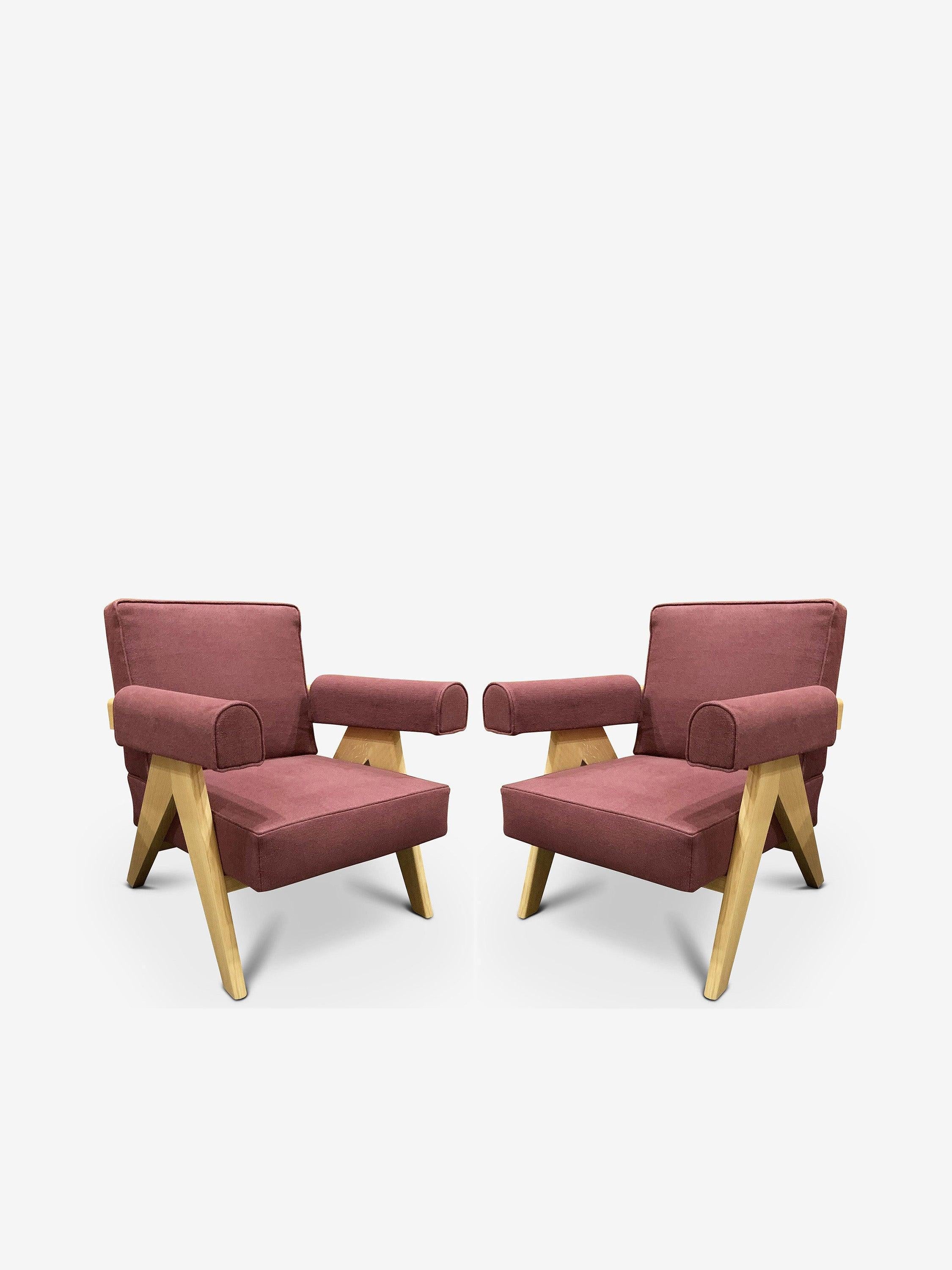 Coppia di Poltrone Pierre Jeanneret 1960 Capitol Complex in Oak con Vinaccia In condizioni Nuovo in vendita a Sag Harbor, NY