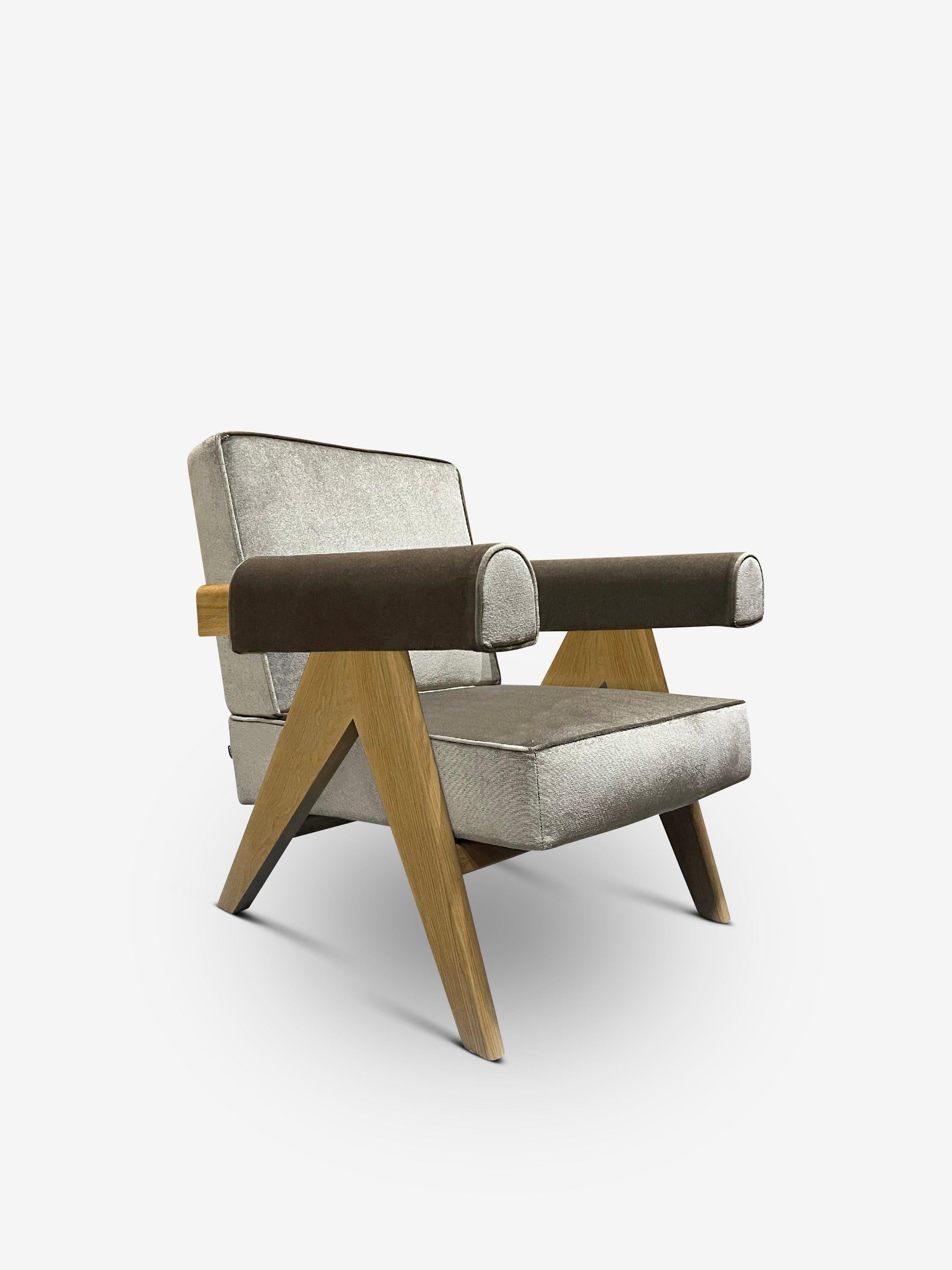Paire de fauteuils Capitol Complex d'Osaka Argento, Pierre Jeanneret, 1960 Neuf - En vente à Sag Harbor, NY
