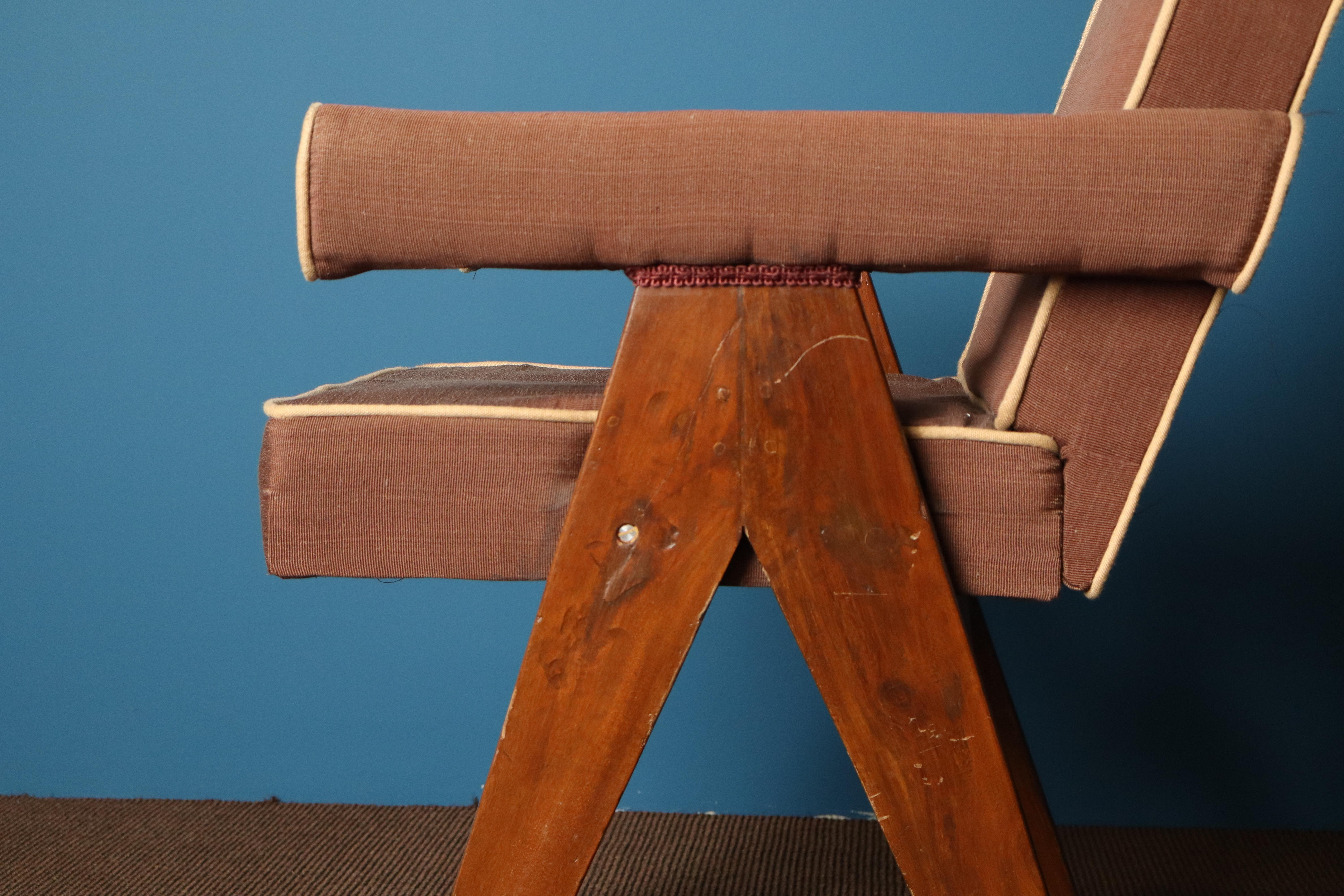 Pair of Pierre Jeanneret Committee Chairs, Chandigarh, 1950s In Fair Condition For Sale In Knokke-Heist, BE