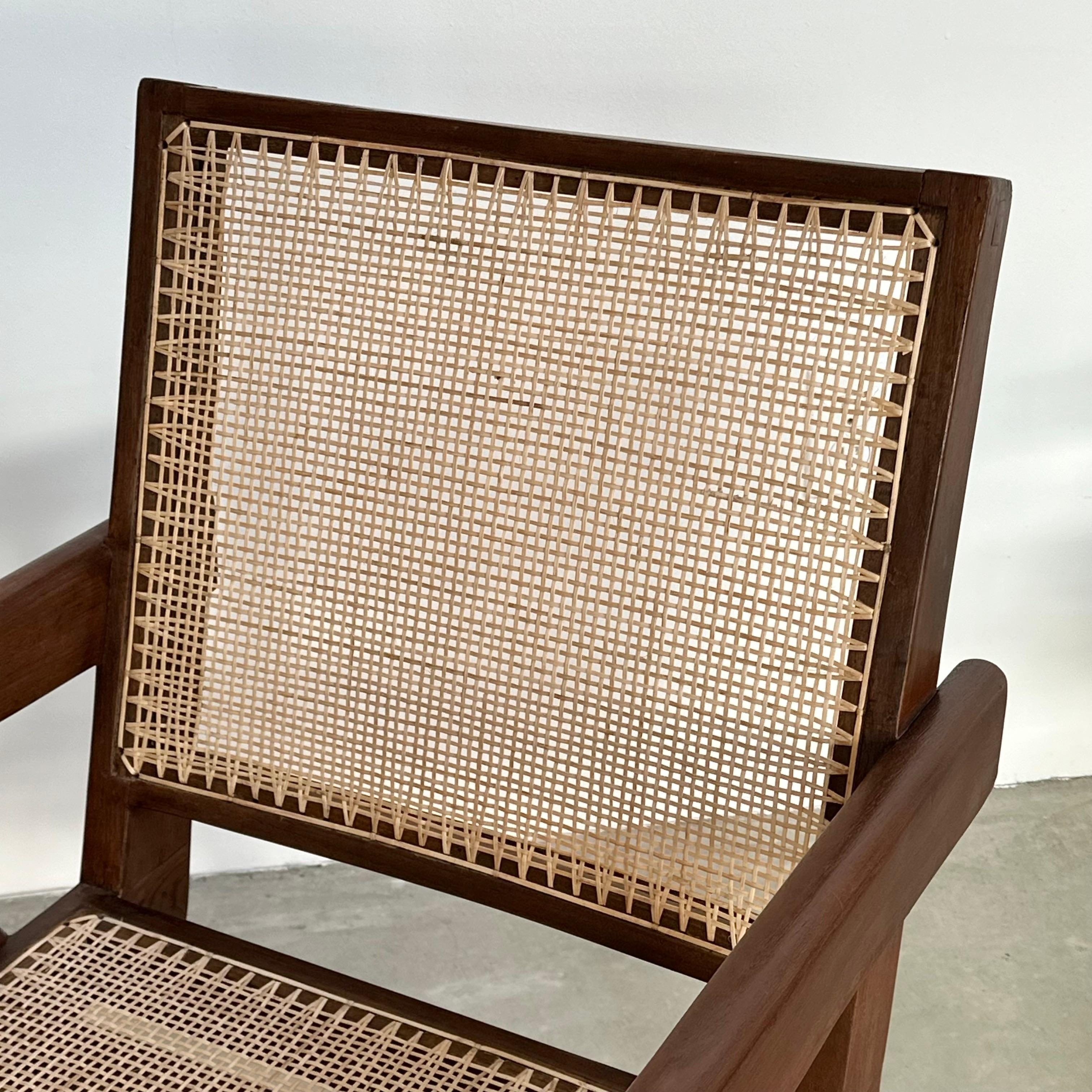 Coppia di poltrone Pierre Jeanneret, 1950 Chandigarh in vendita 5