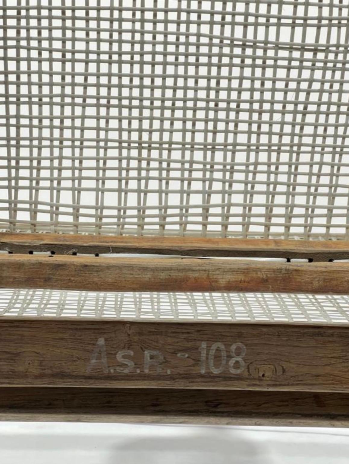 Coppia di poltrone Pierre Jeanneret, 1950 Chandigarh in vendita 8