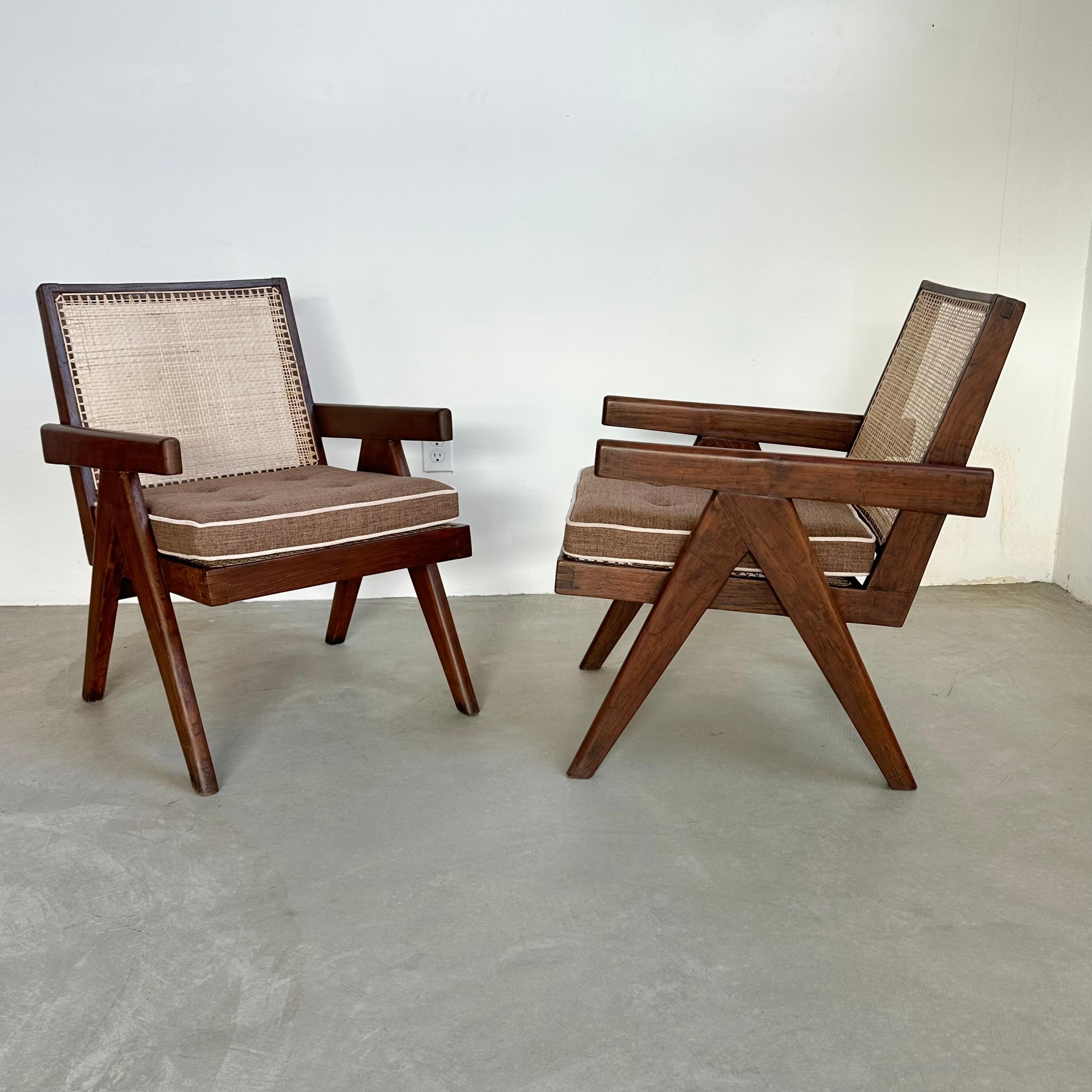 Coppia di poltrone Pierre Jeanneret, 1950 Chandigarh In condizioni buone in vendita a Los Angeles, CA
