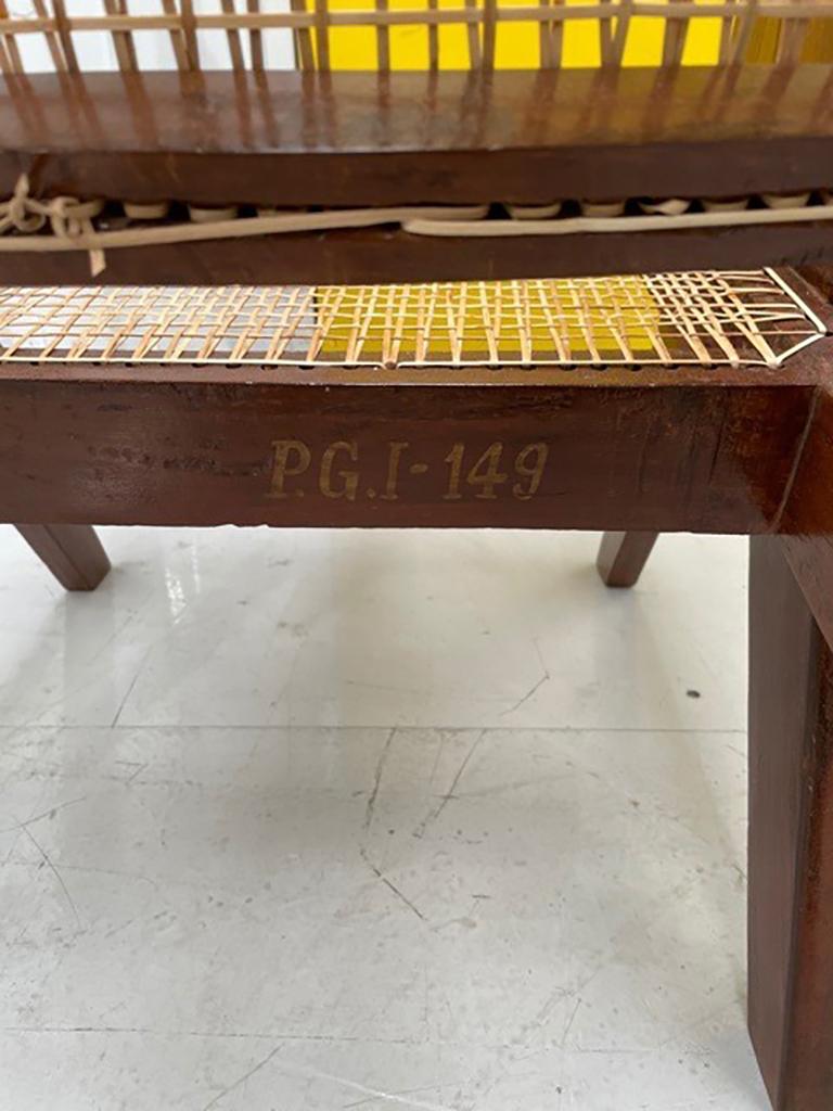 Canne Paire de fauteuils Pierre Jeanneret avec rares marques de pochoir en vente