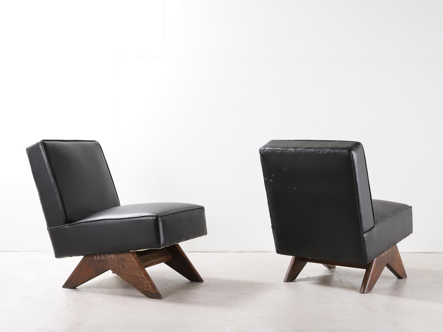 Pair Of Pierre Jeanneret ‘Fireside’ Chairs, model No. PJ-SI-36-A In Good Condition For Sale In London, Charterhouse Square