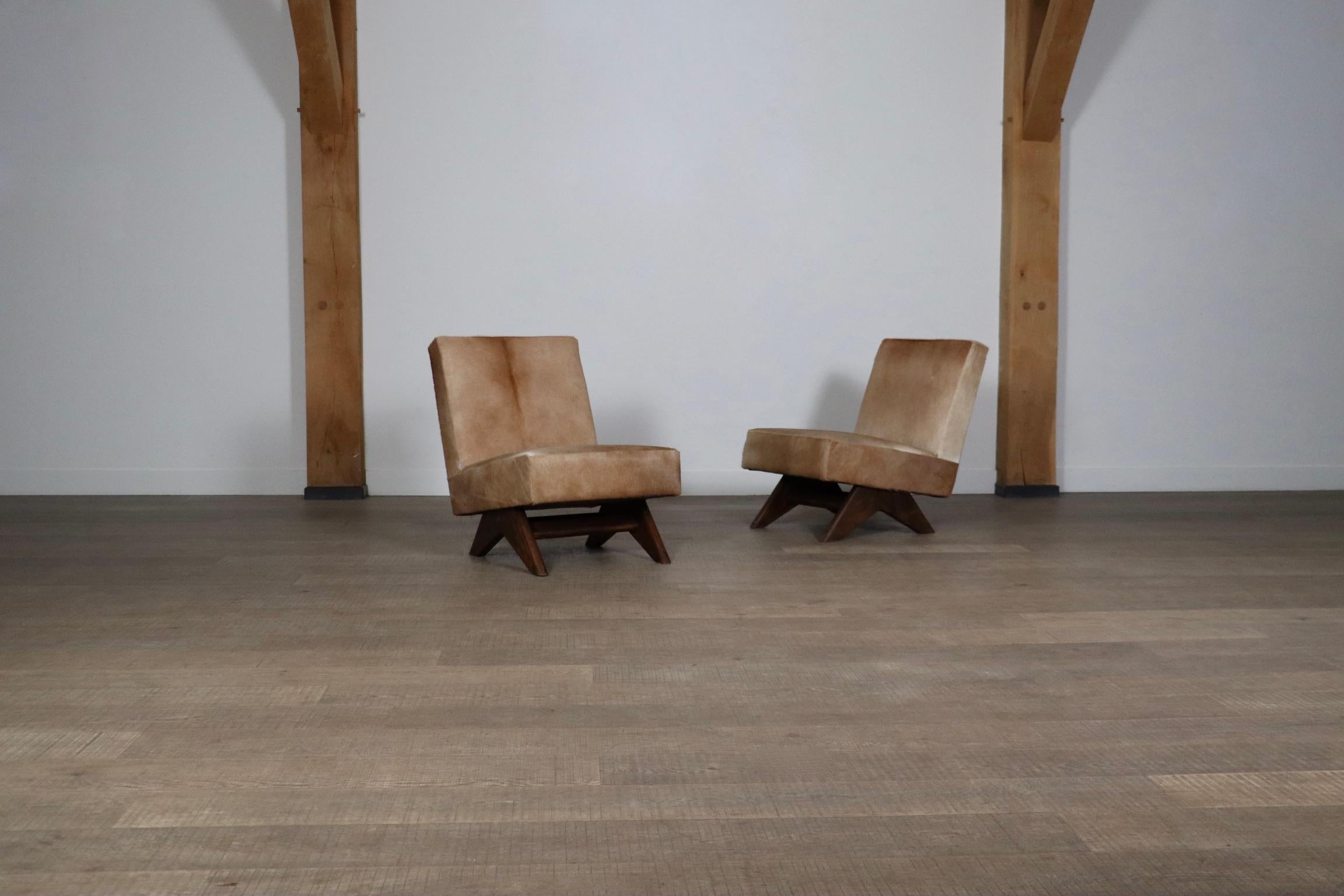 Paire de chaises 'Fireside' de Pierre Jeanneret, modèle No. PJ-SI-36-A en vente 5