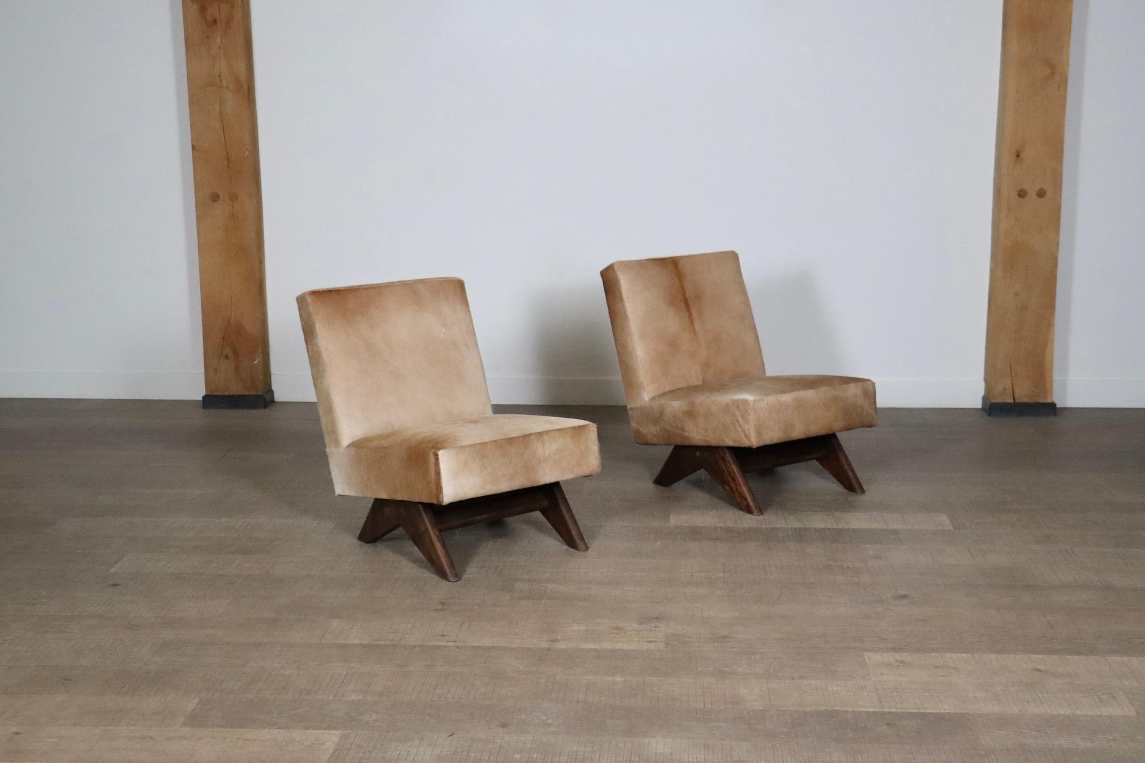 Paire de chaises 'Fireside' de Pierre Jeanneret, modèle No. PJ-SI-36-A Bon état - En vente à ABCOUDE, UT