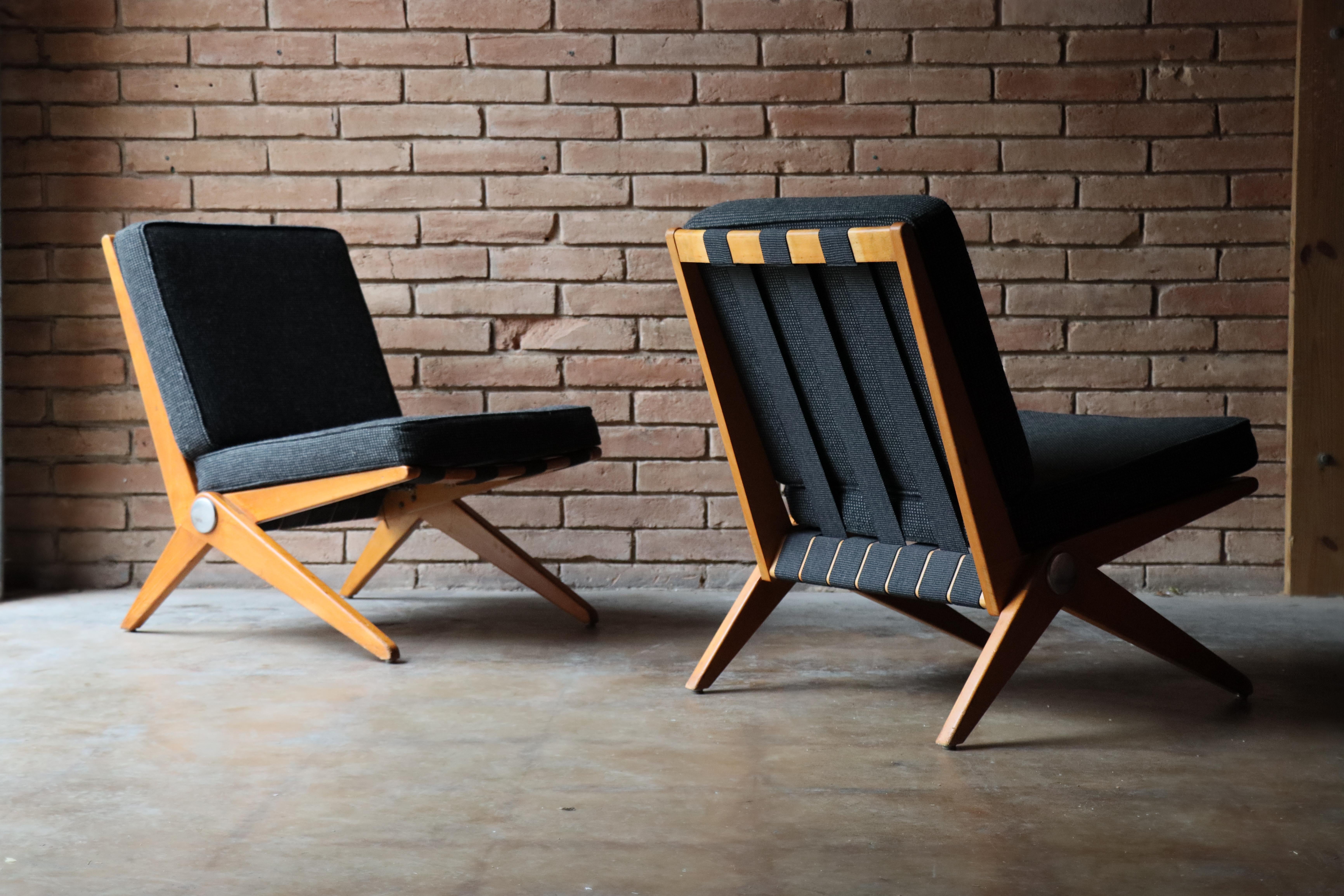 Mid-Century Modern Pair of Pierre Jeanneret Scissor Chairs, Knoll International, 1948
