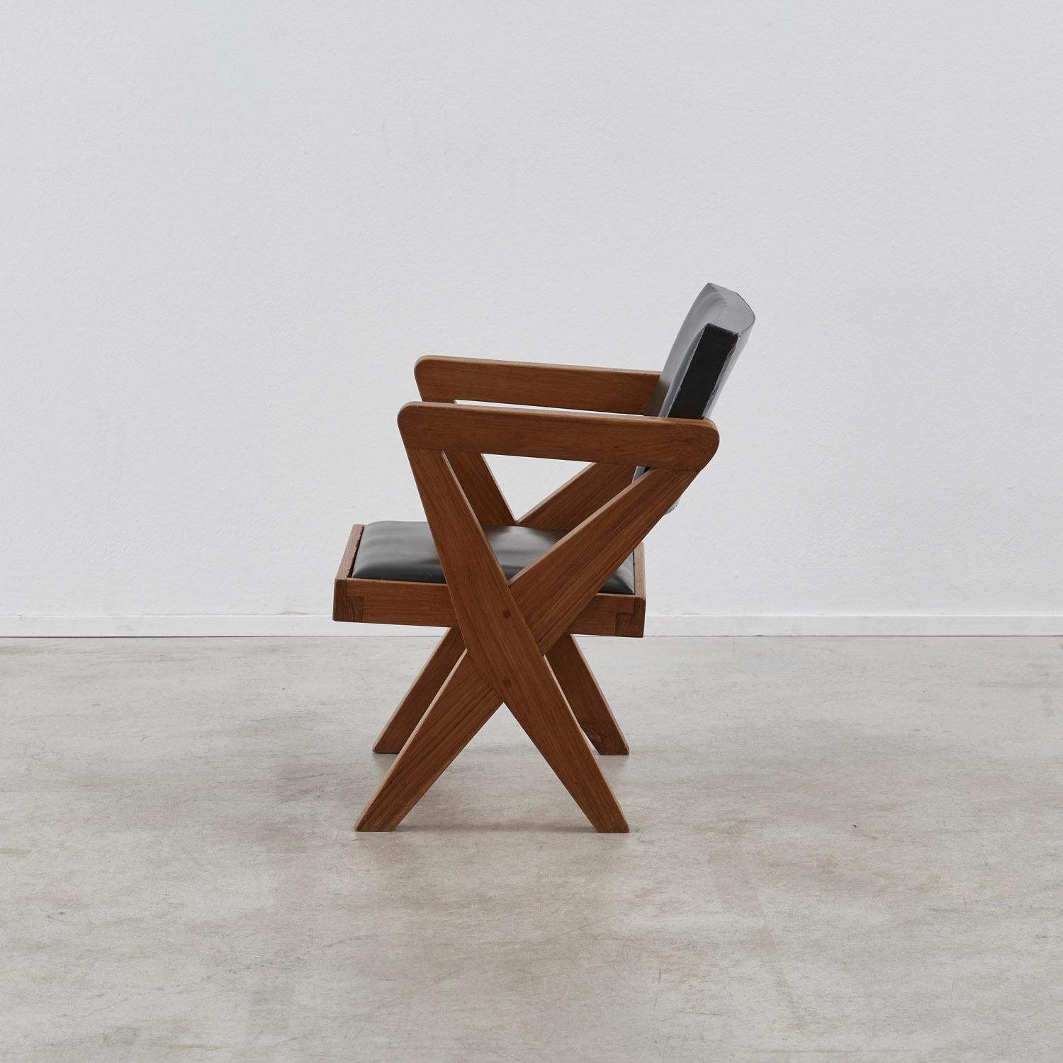 Leather pair of Pierre Jeanneret 'Showroom' armchairs - France, 1960 For Sale
