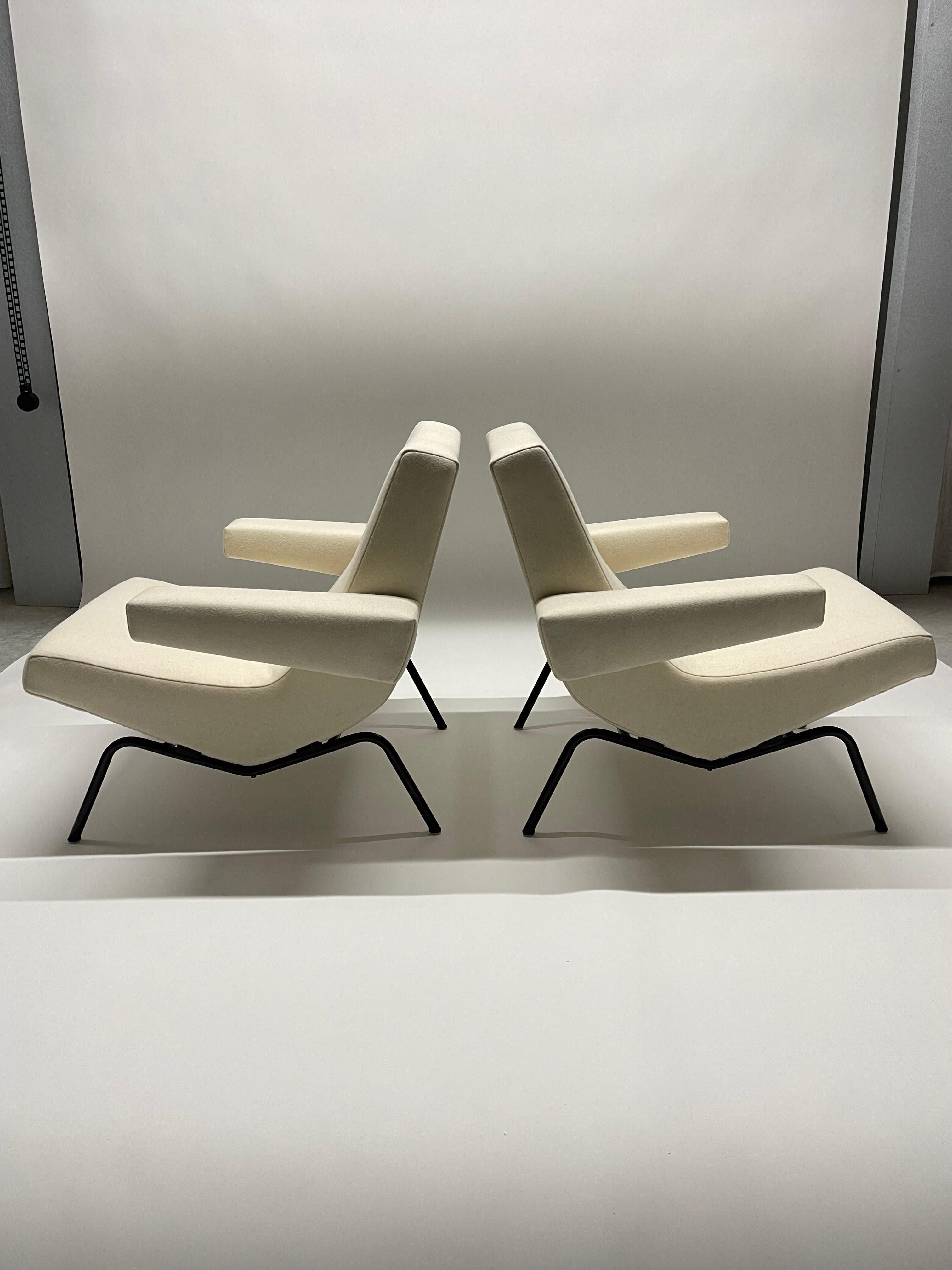 Pair of Pierre Paulin CM 194 Armchairs for Thonet, France, circa 1958 For Sale 2