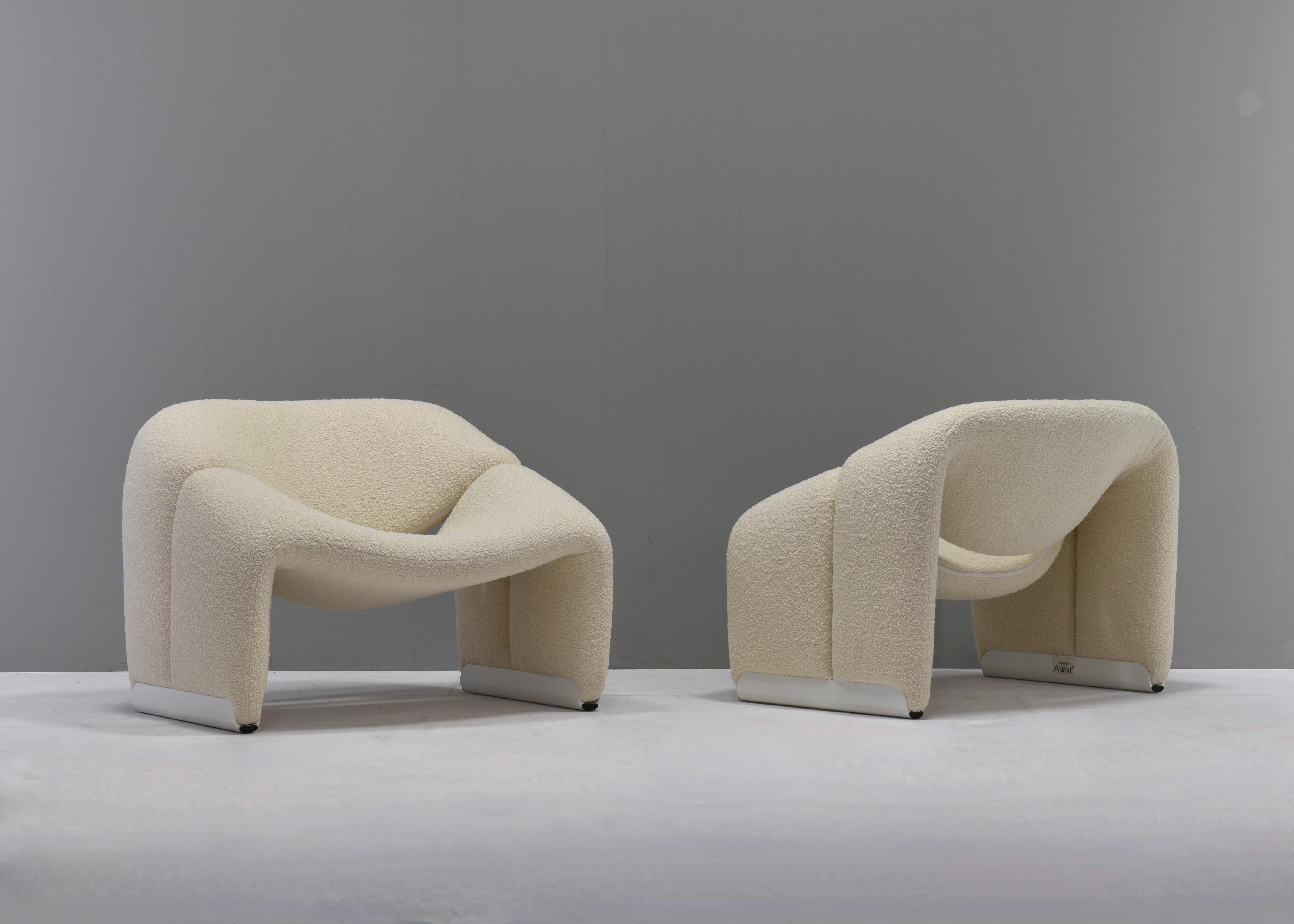 Mid-Century Modern Pair of Pierre Paulin F598 Groovy Armchairs for Artifort in New Upholstery, 1972