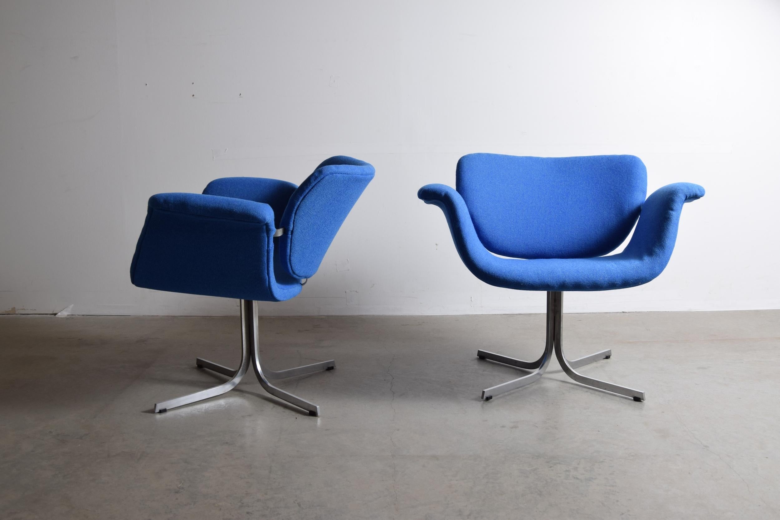 Pair of Pierre Paulin Lounge Chairs in Maharam Fabric 3