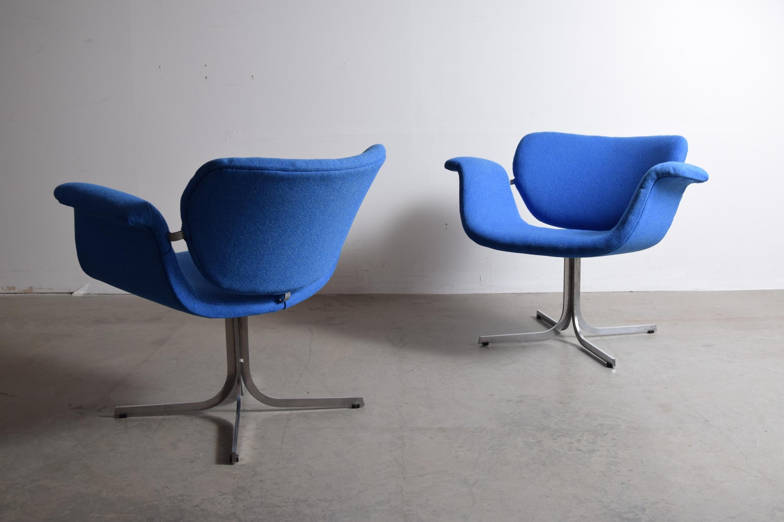 Pair of Pierre Paulin Lounge Chairs in Maharam Fabric 2