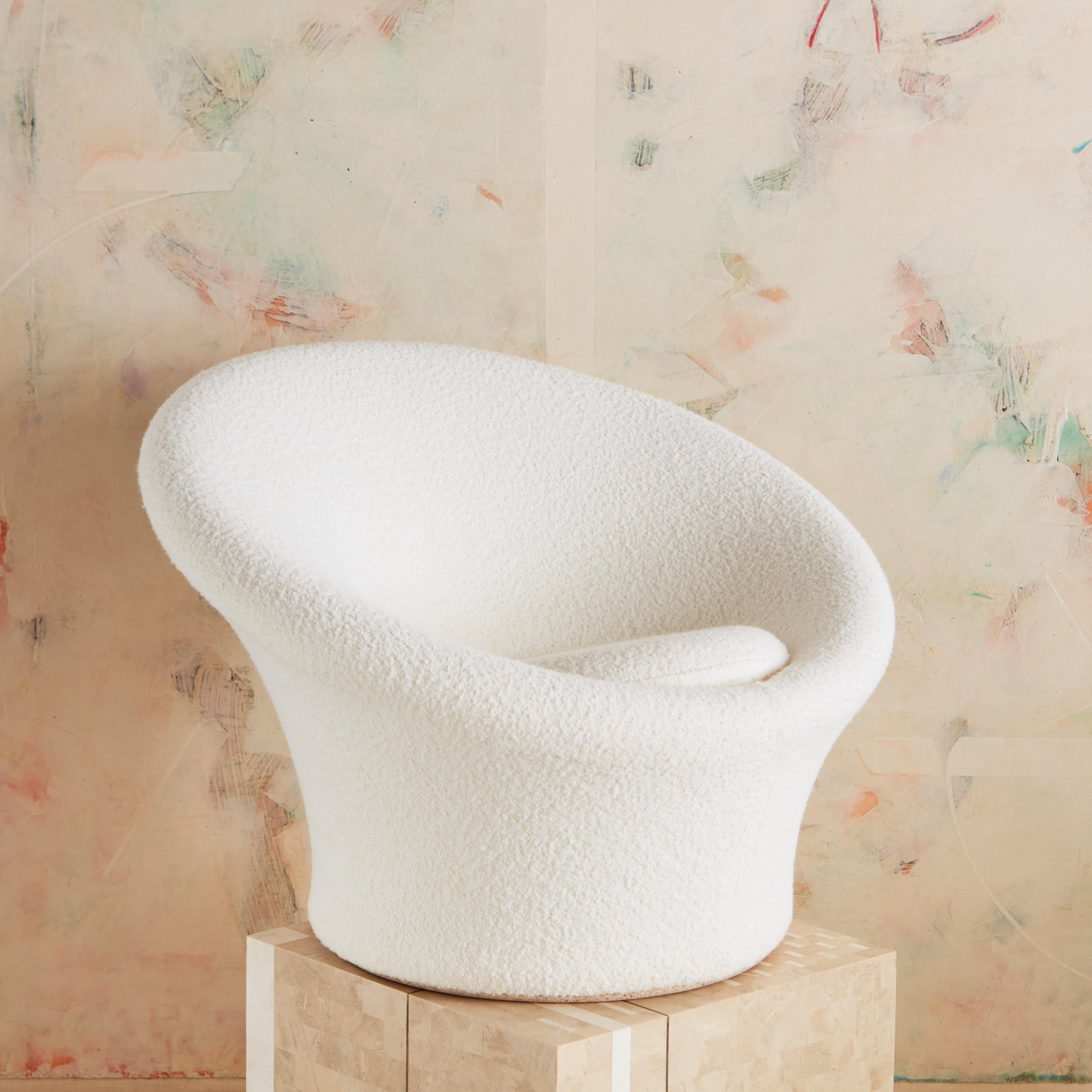  Pair of Pierre Paulin Mushroom Lounge Chairs & Stool in Italian Ivory Boucle 3