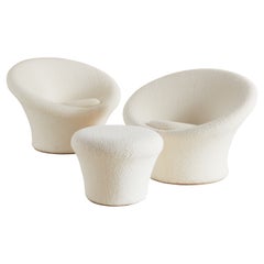 Paire de chaises longues Pierre Paulin & Tabouret en bouclette ivoire italienne