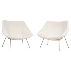 Pair of Pierre Paulin Oyster Chairs For Artifort
