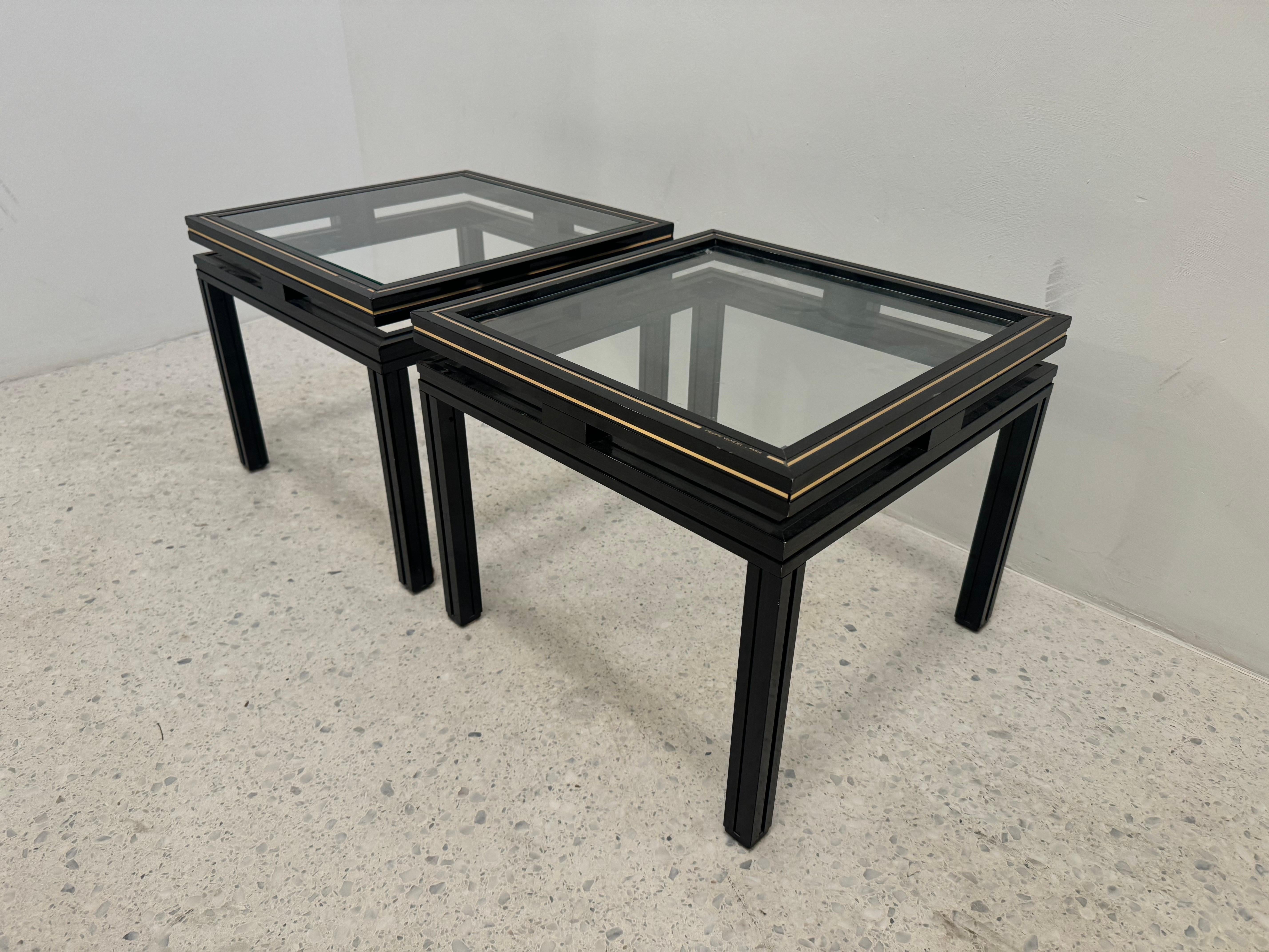Pair of Pierre Vandel Paris Black and Brass Side Tables, 1970s In Good Condition For Sale In Brussel, BE