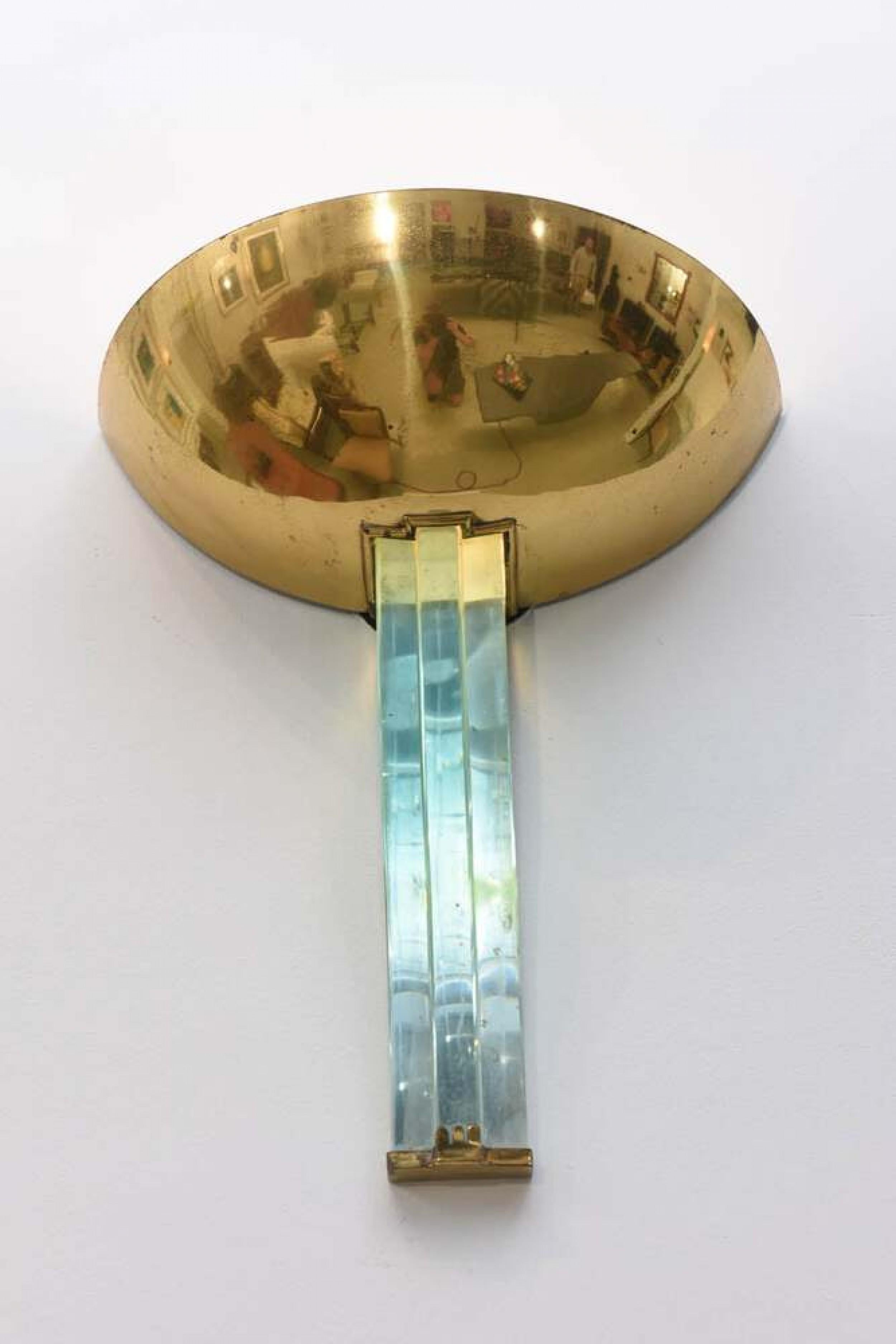 Pair of Pietro Chiesa Fontana Arte Italian Modern Brass & Glass Wall Lights In Good Condition For Sale In New York, NY