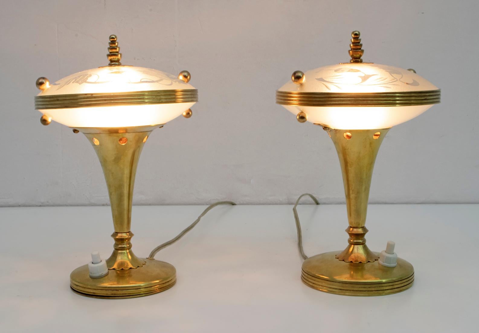 Mid-Century Modern Pair of Pietro Chiesa Midcentury Italian Brass Table Lamps by Fontana Arte 1940s