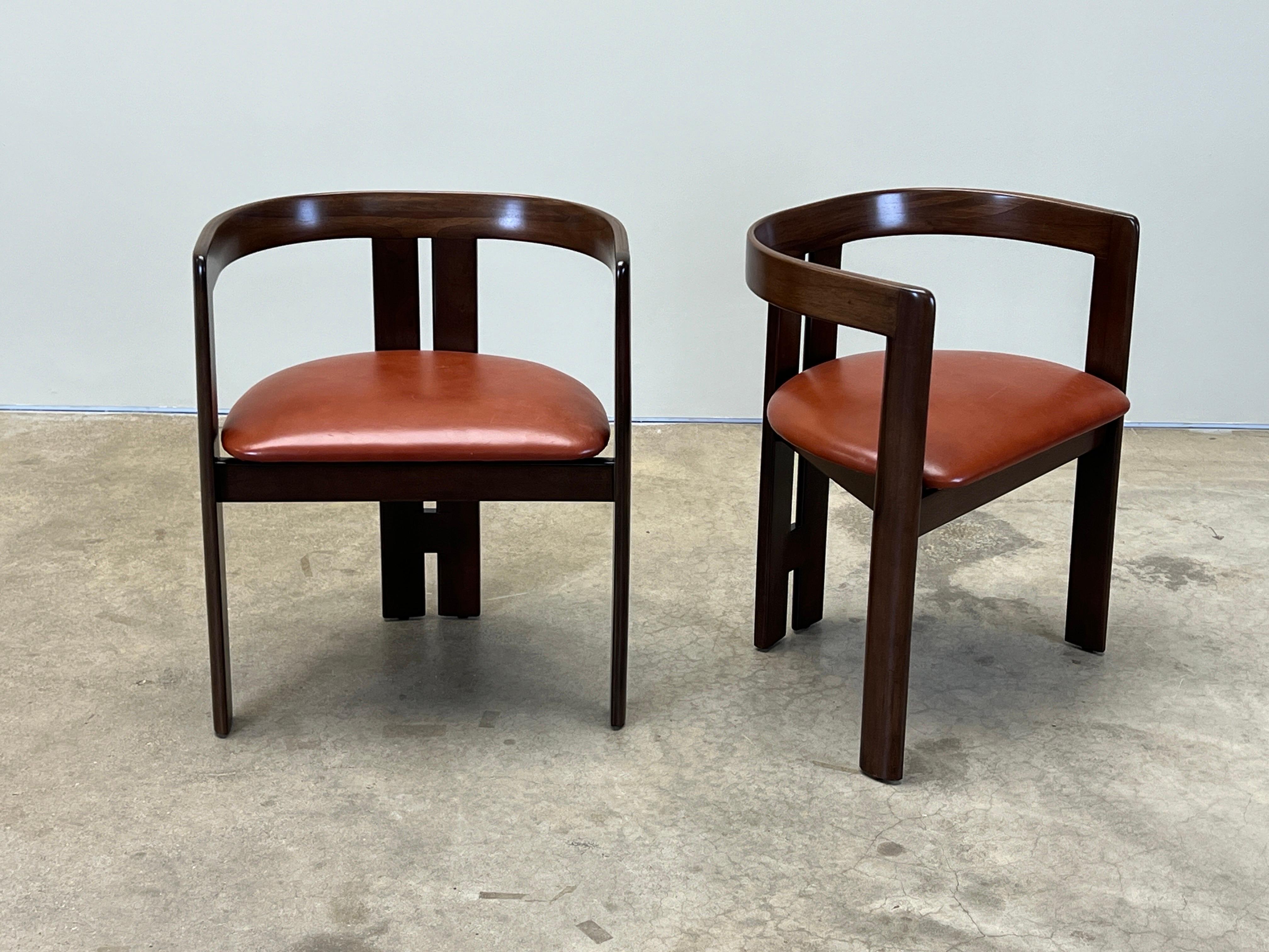 Pair of Tobia Scarpa “Pigreco” dining chairs for Gavina, Mahogany and leather, Italy, 1960, . Fully restored, refinished with original leather seats.

 The set of six matching chairs shown in the photos available separately.