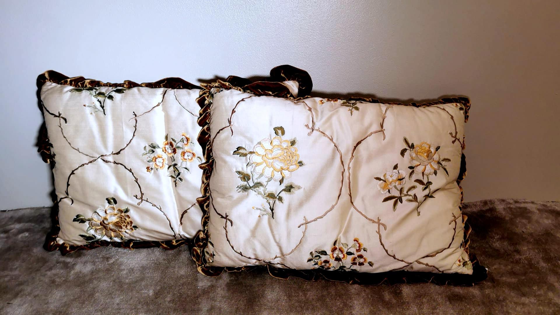 Mid-Century Modern Pair of Pillows Italian Embroidered Silk and Velvet Back For Sale