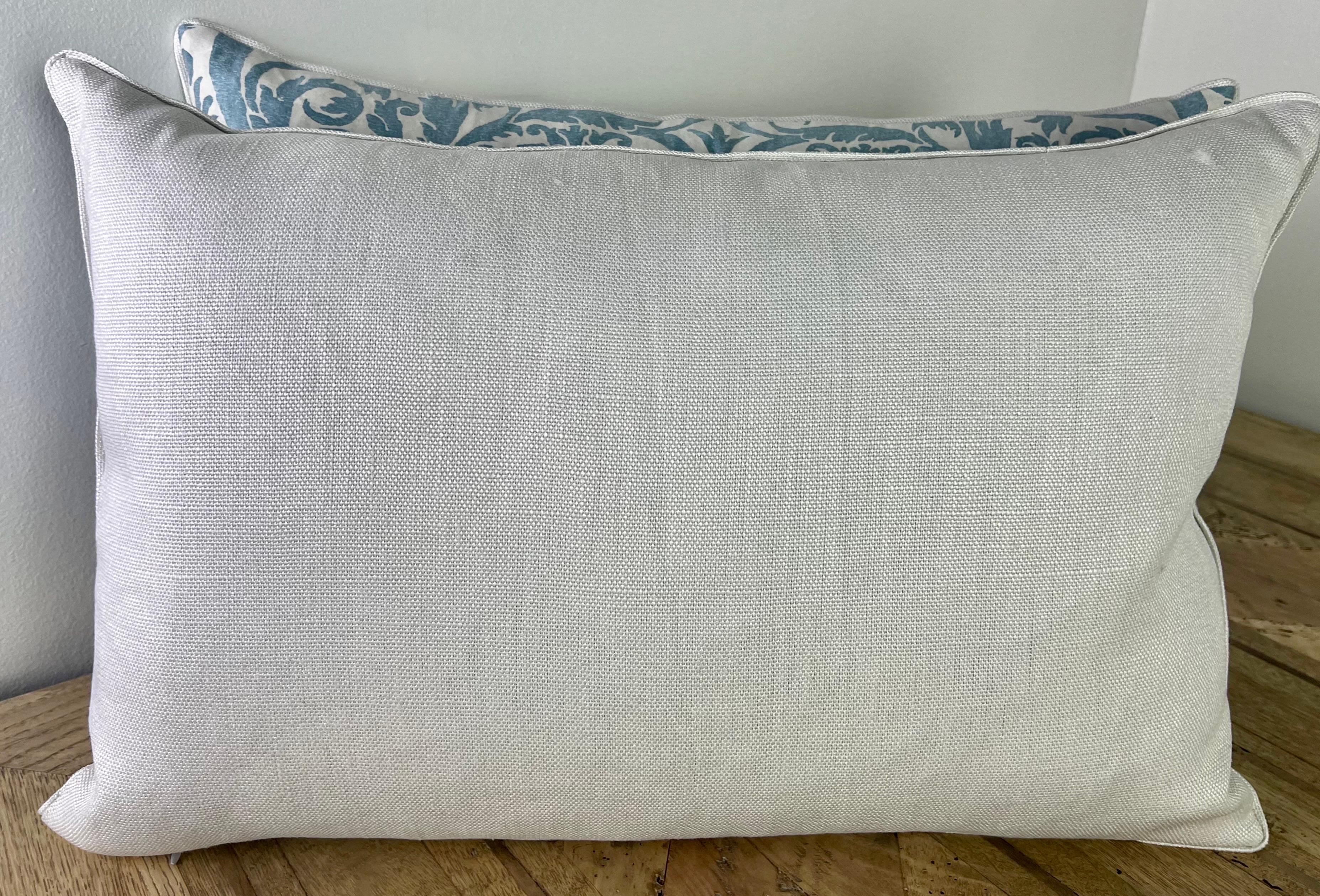 Pair of Pillows with Vintage Blue & White Fortuny Textile with Birds For Sale 1