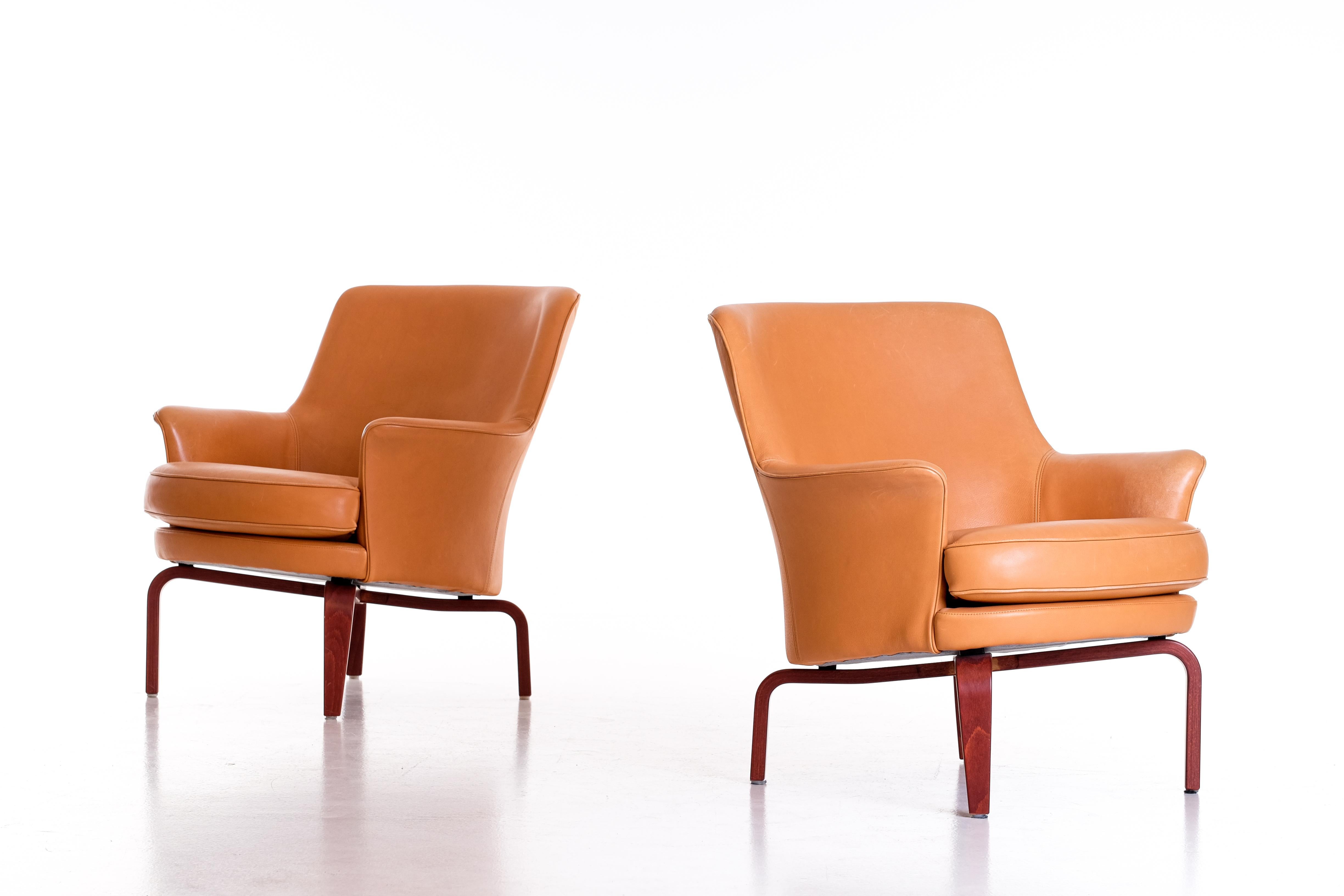 Ein Paar „Pilot“-Sessel von Arne Norell, 1980er Jahre (Skandinavische Moderne) im Angebot