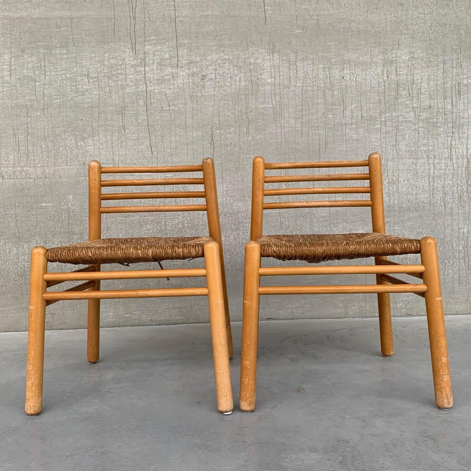 Belgian Pair of Pine and Rush Mid-Century Dutch Chairs For Sale