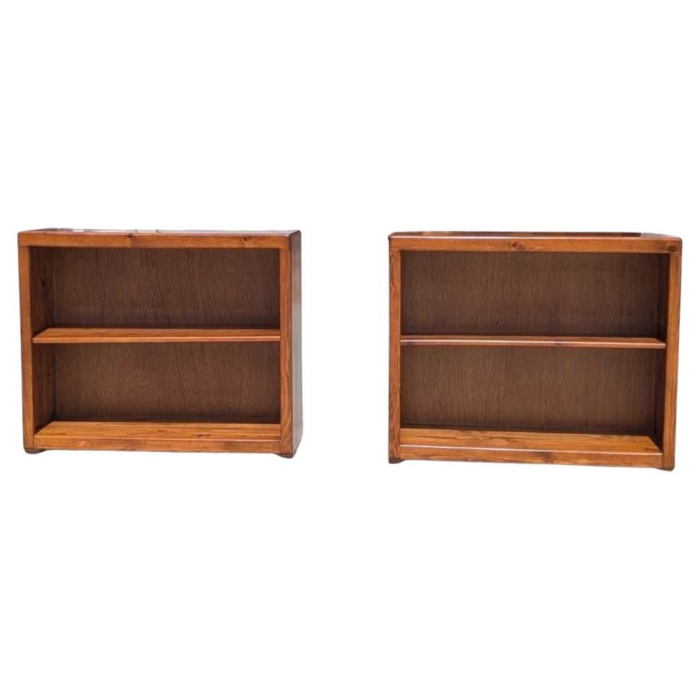 Mid-Century Modern Pair of Pine Bookcases, Adjustable Shelves, Rustic Solid Wood, c. 1970s USA For Sale