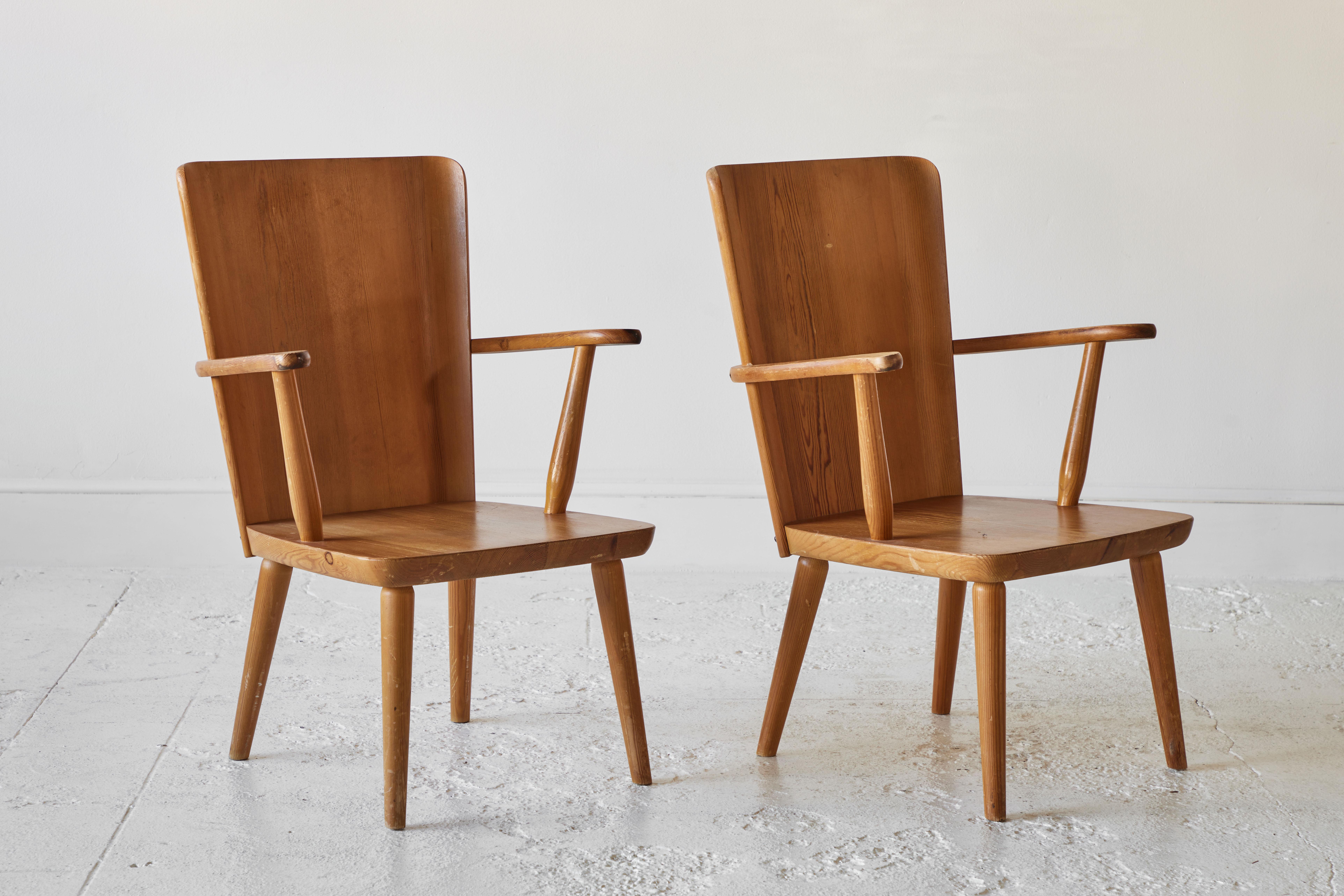 Pair of Pine Chairs by Goran Malmvall for Karl Andersson & Söner, Sweden In Good Condition In Los Angeles, CA