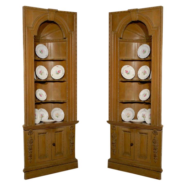 Pair of English Georgian 1770s Pine Corner Cabinets with Semi Quarter Vaults