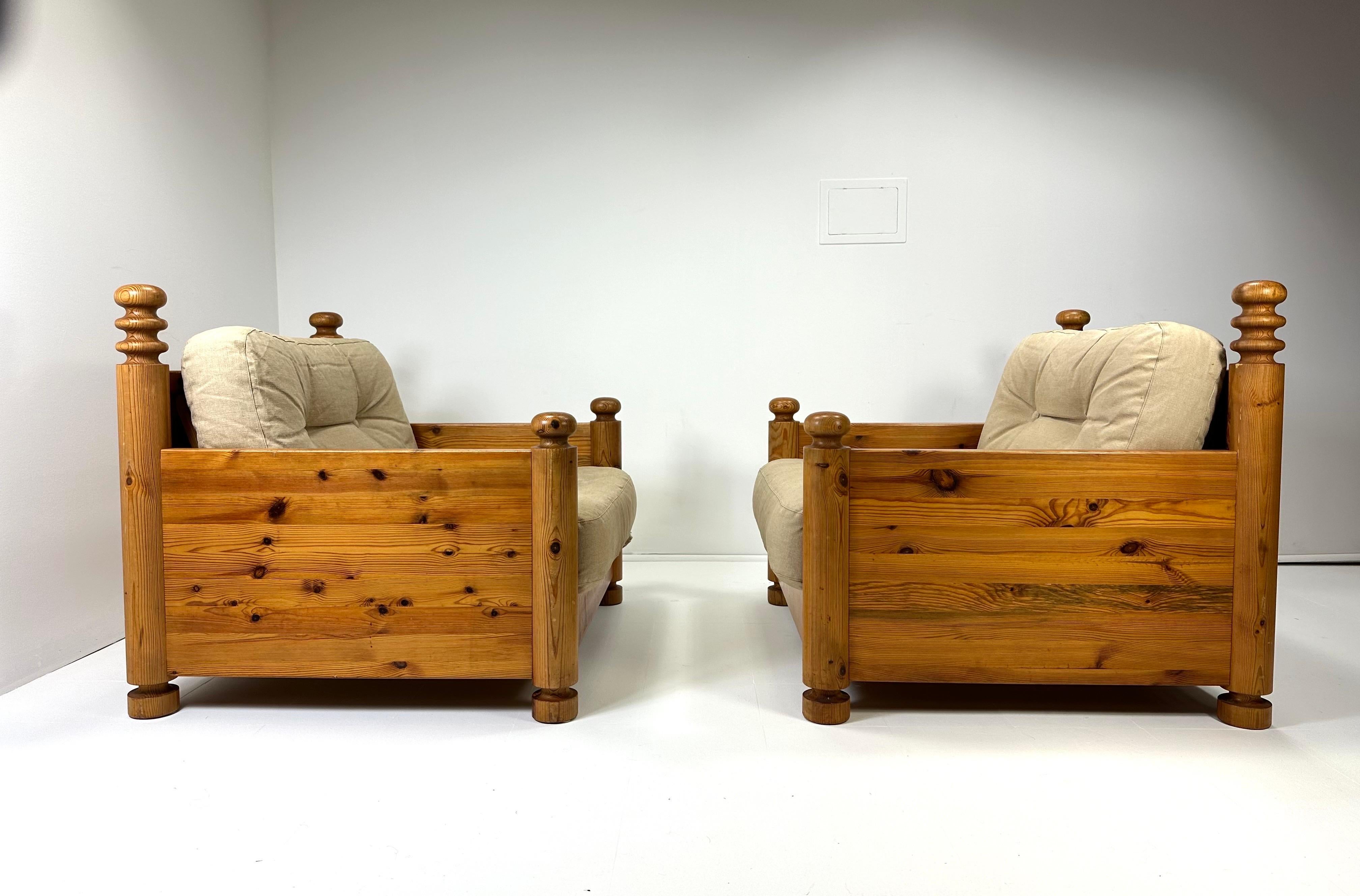 Suédois Paire de chaises longues en pin par Uno et Osten Kristiansson en vente