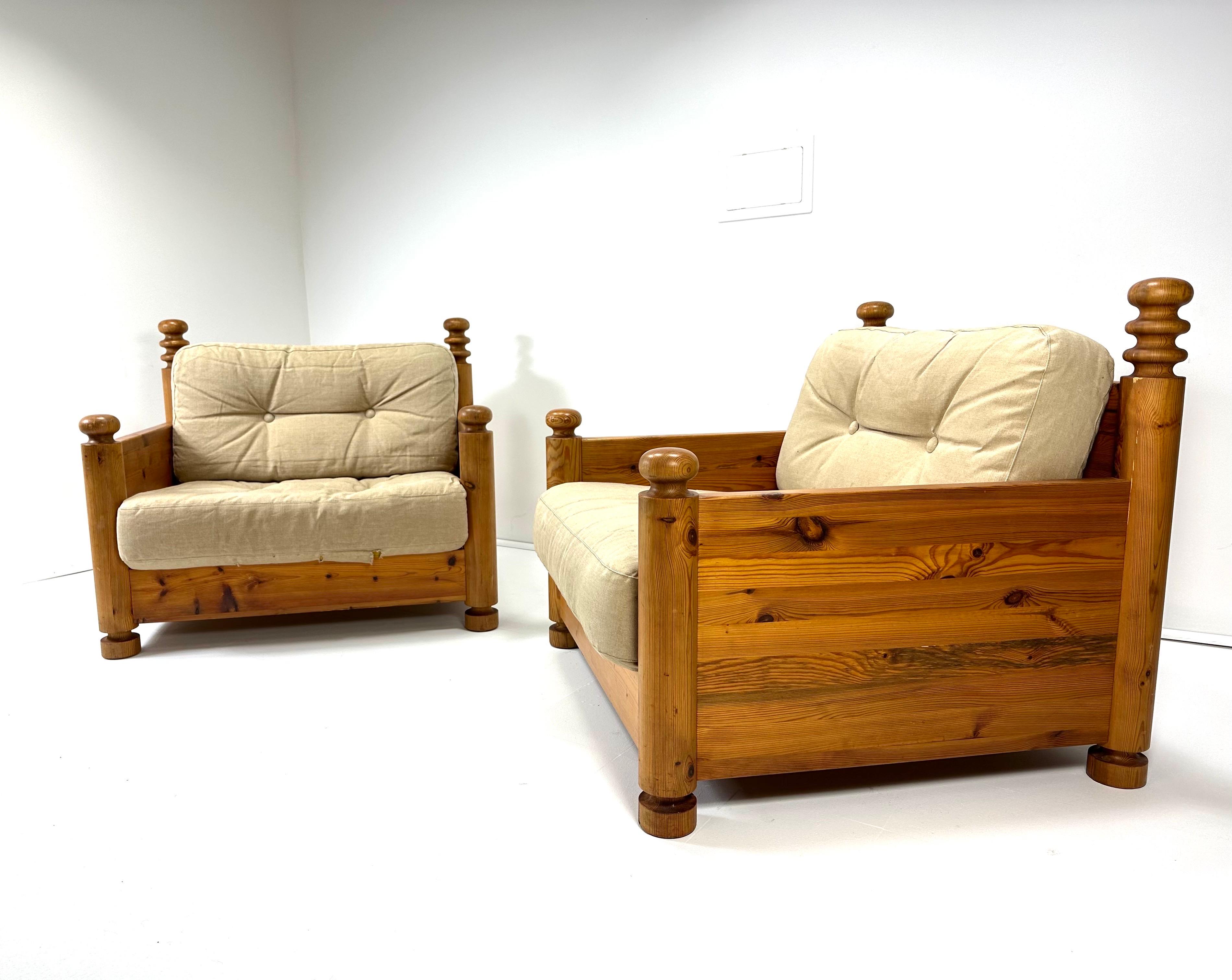 Paire de chaises longues en pin par Uno et Osten Kristiansson Bon état - En vente à Turners Falls, MA
