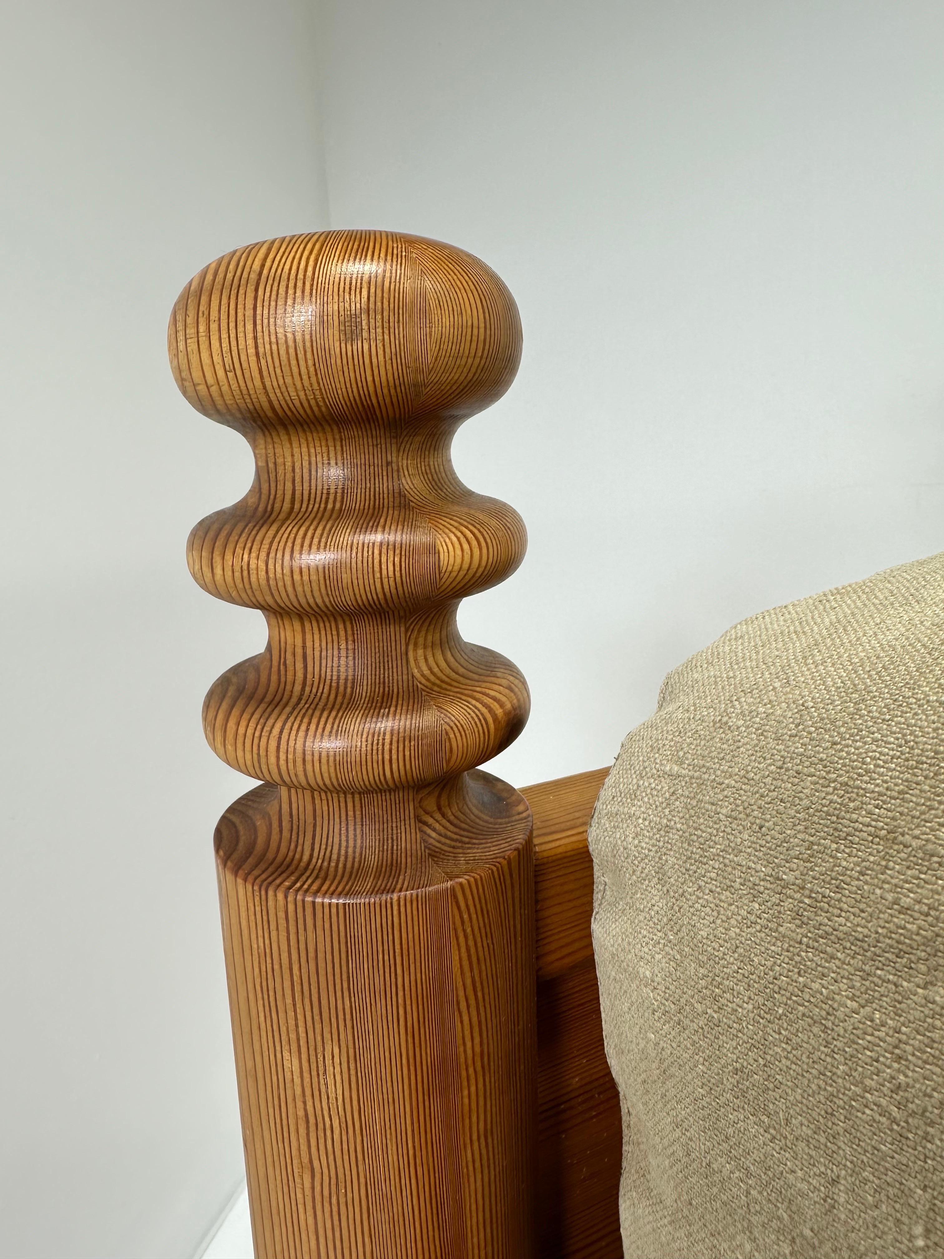 Tissu d'ameublement Paire de chaises longues en pin par Uno et Osten Kristiansson en vente