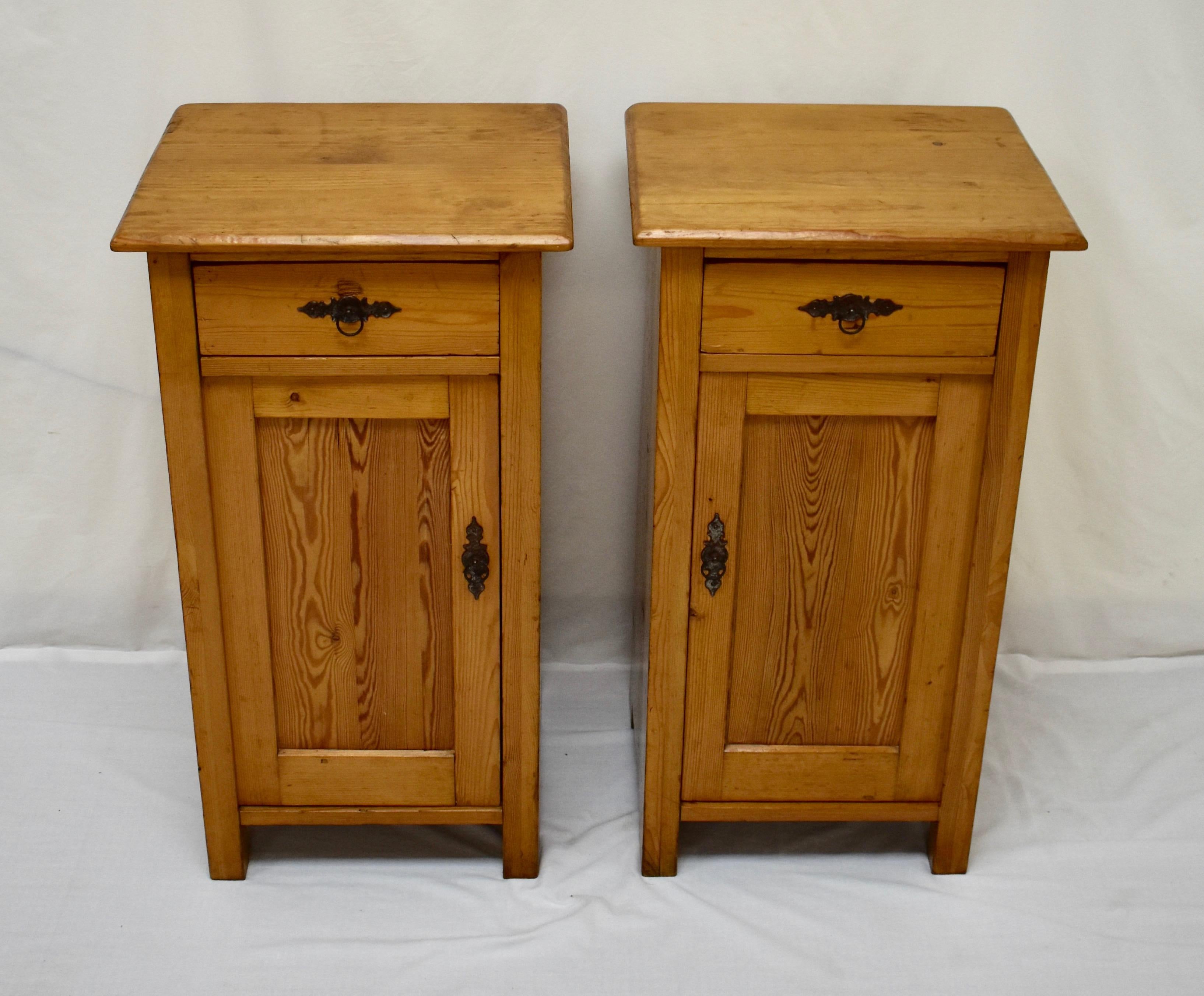 ANG02, pair of pine nightstands 17 x 15 x 31.5 Netherlands, circa 1900. $995.00
A classic pair of European pine nightstands in the popular one door, one drawer configuration. Each drawer has hand-cut dovetails front and back and each door has a