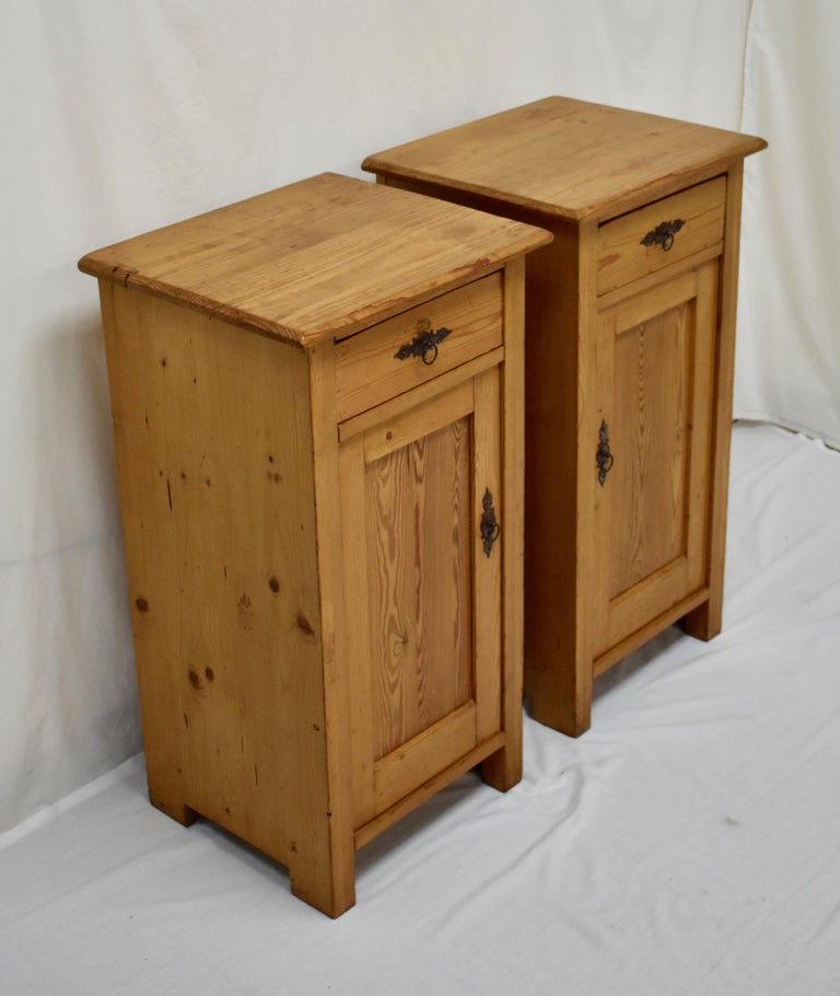 Pair of Pine Nightstands at 1stDibs