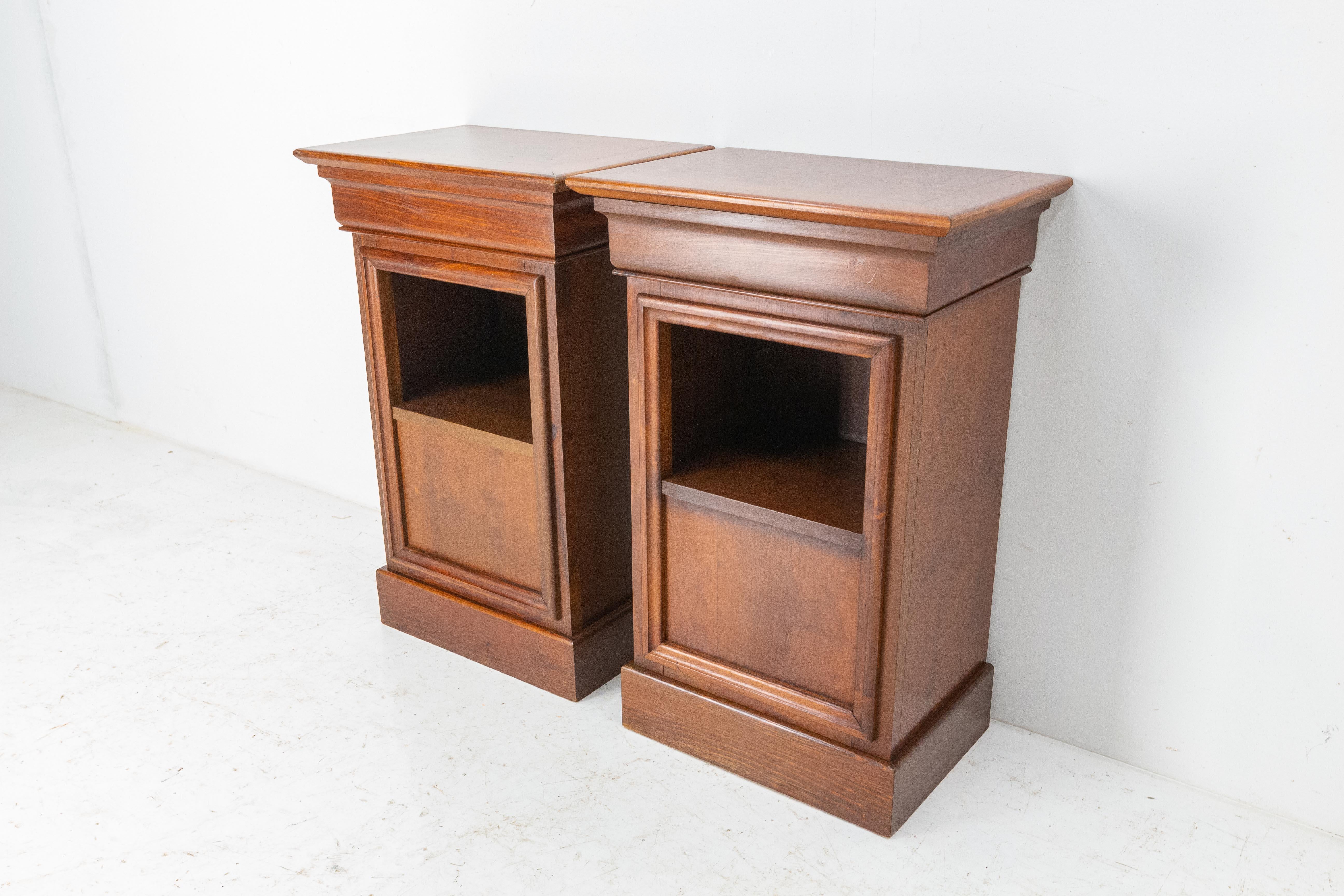Pair of Pine Nightstands Side Cabinets Bedside Tables Louis Philippe St., French In Good Condition In Labrit, Landes