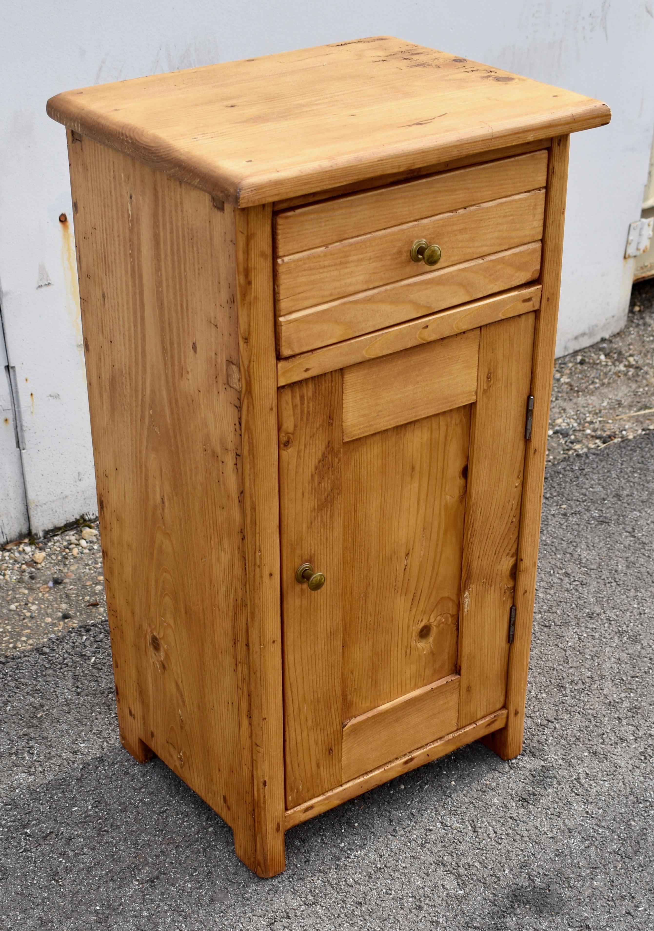 Pair of Pine Nightstands with One Door and One Drawer 6