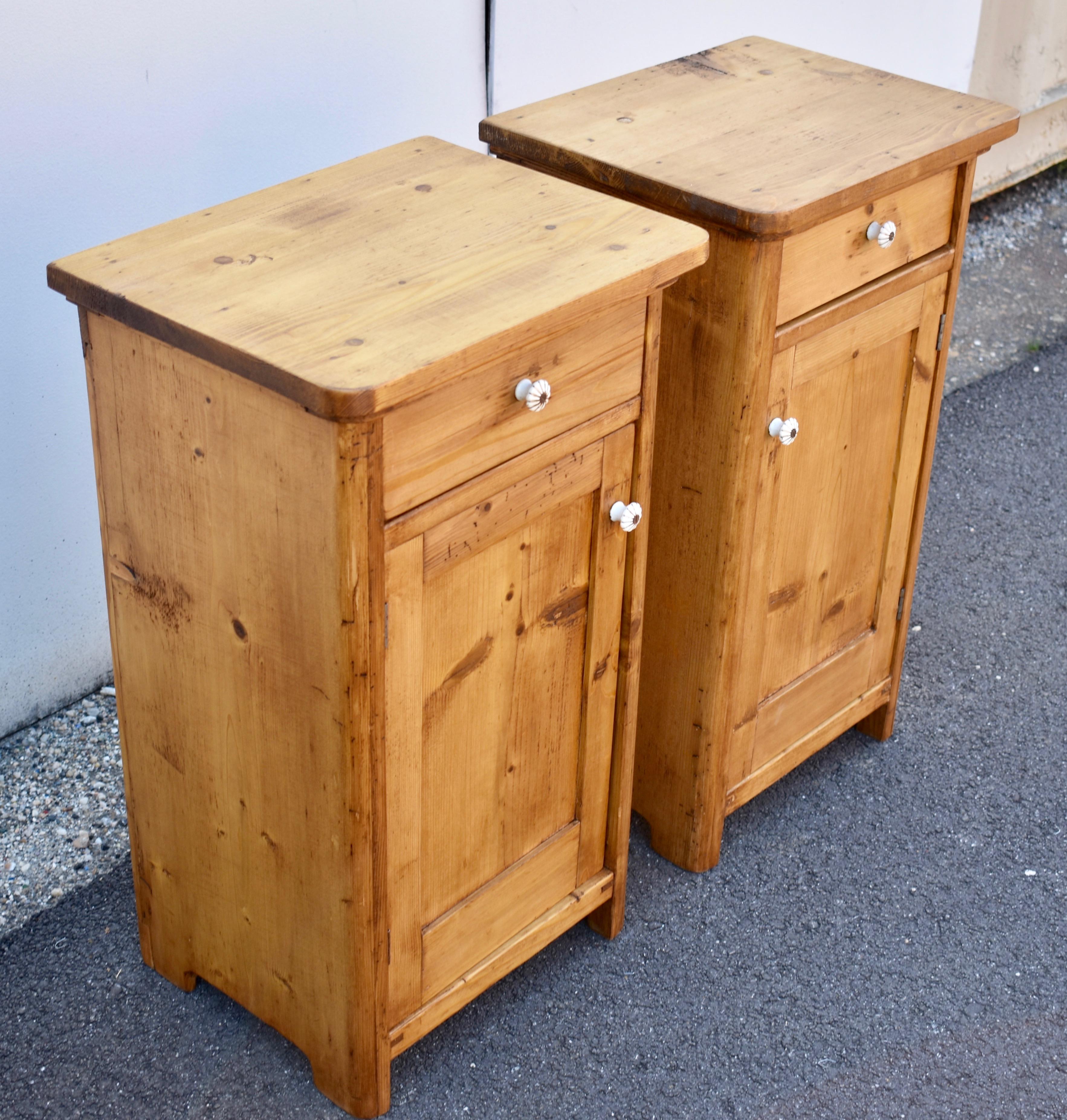pine nightstands with drawers