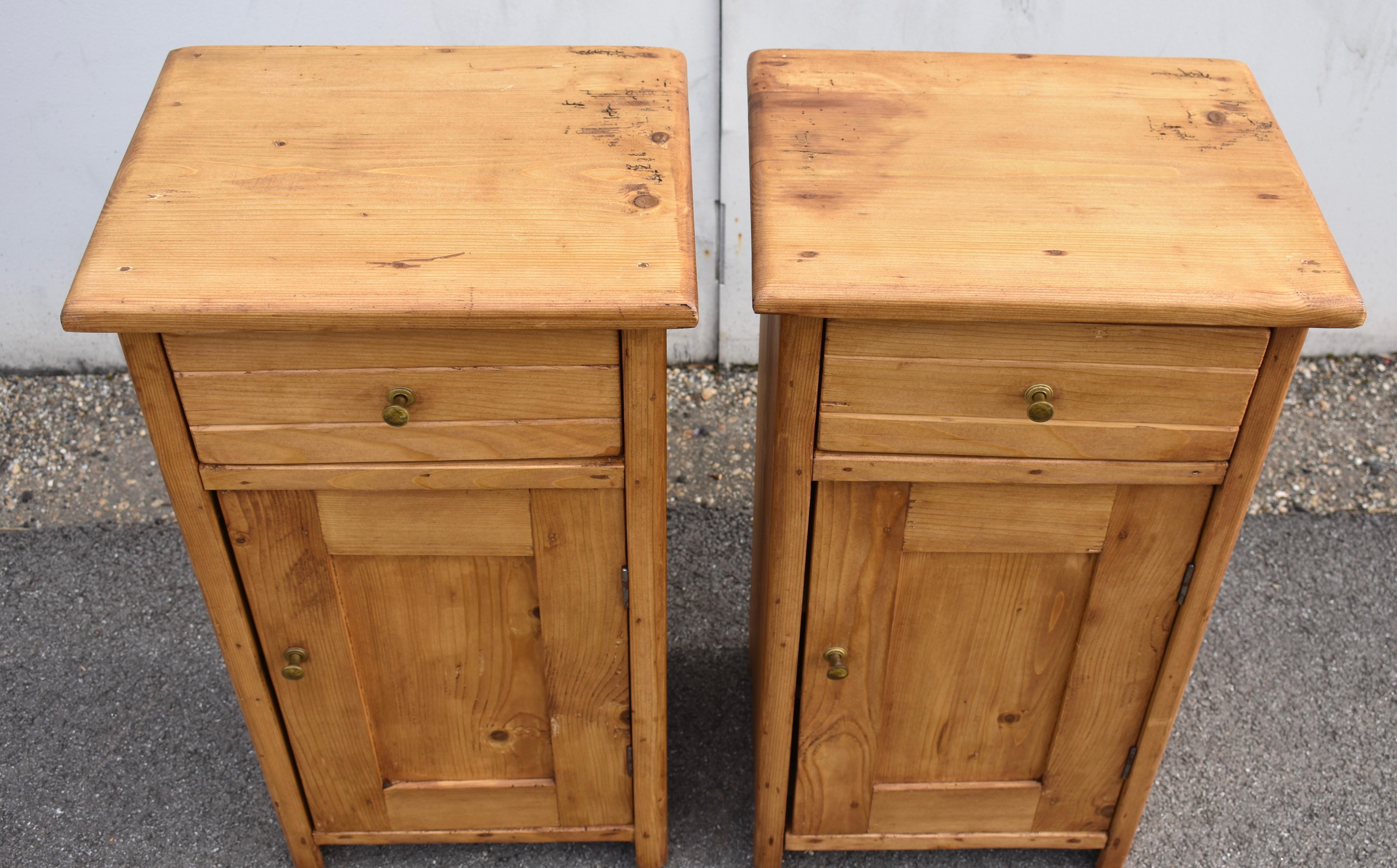 19th Century Pair of Pine Nightstands with One Door and One Drawer